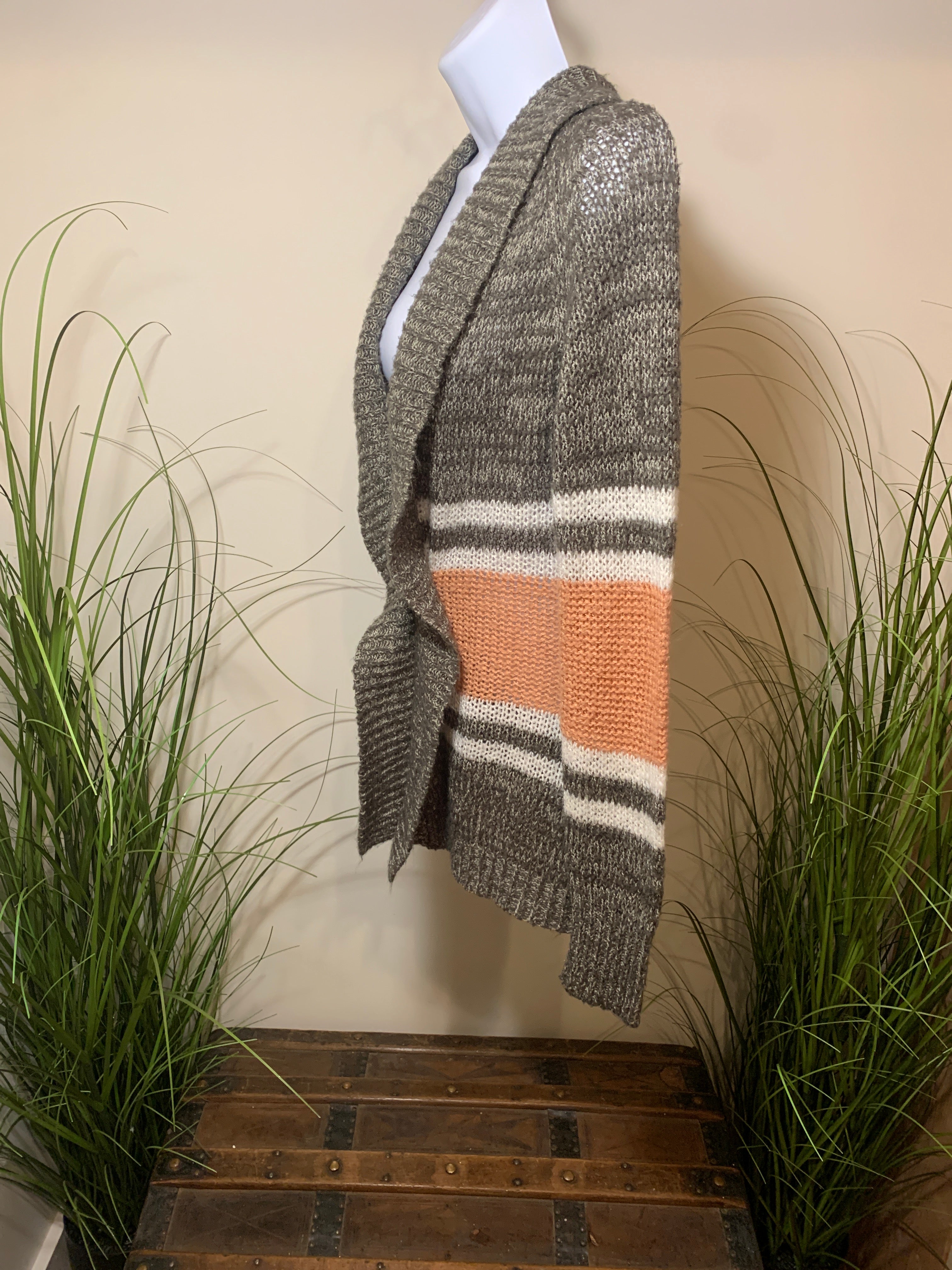 Size M Suzy Shier Cowl Neck Cardigan