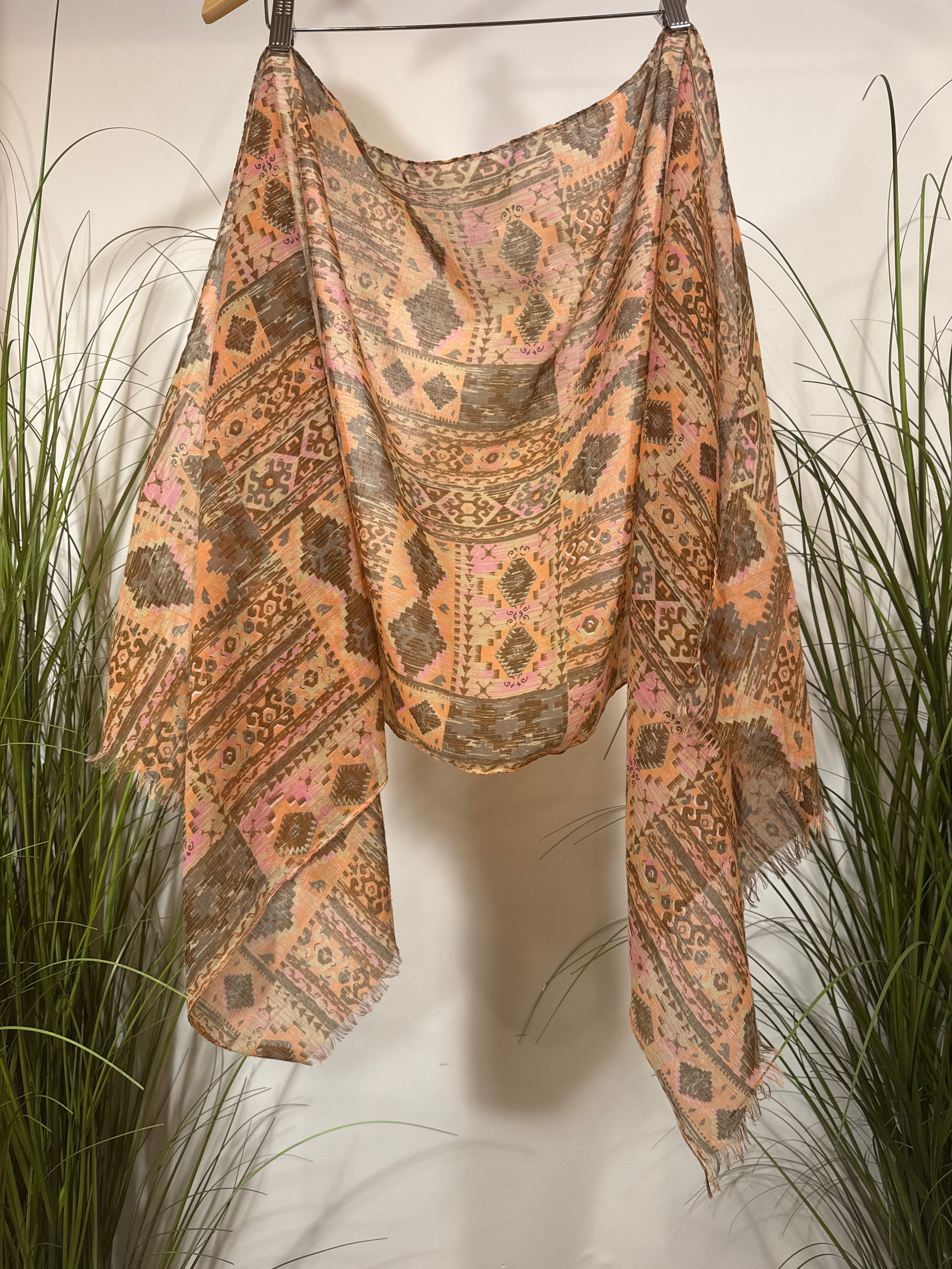 Le Château lightweight scarf