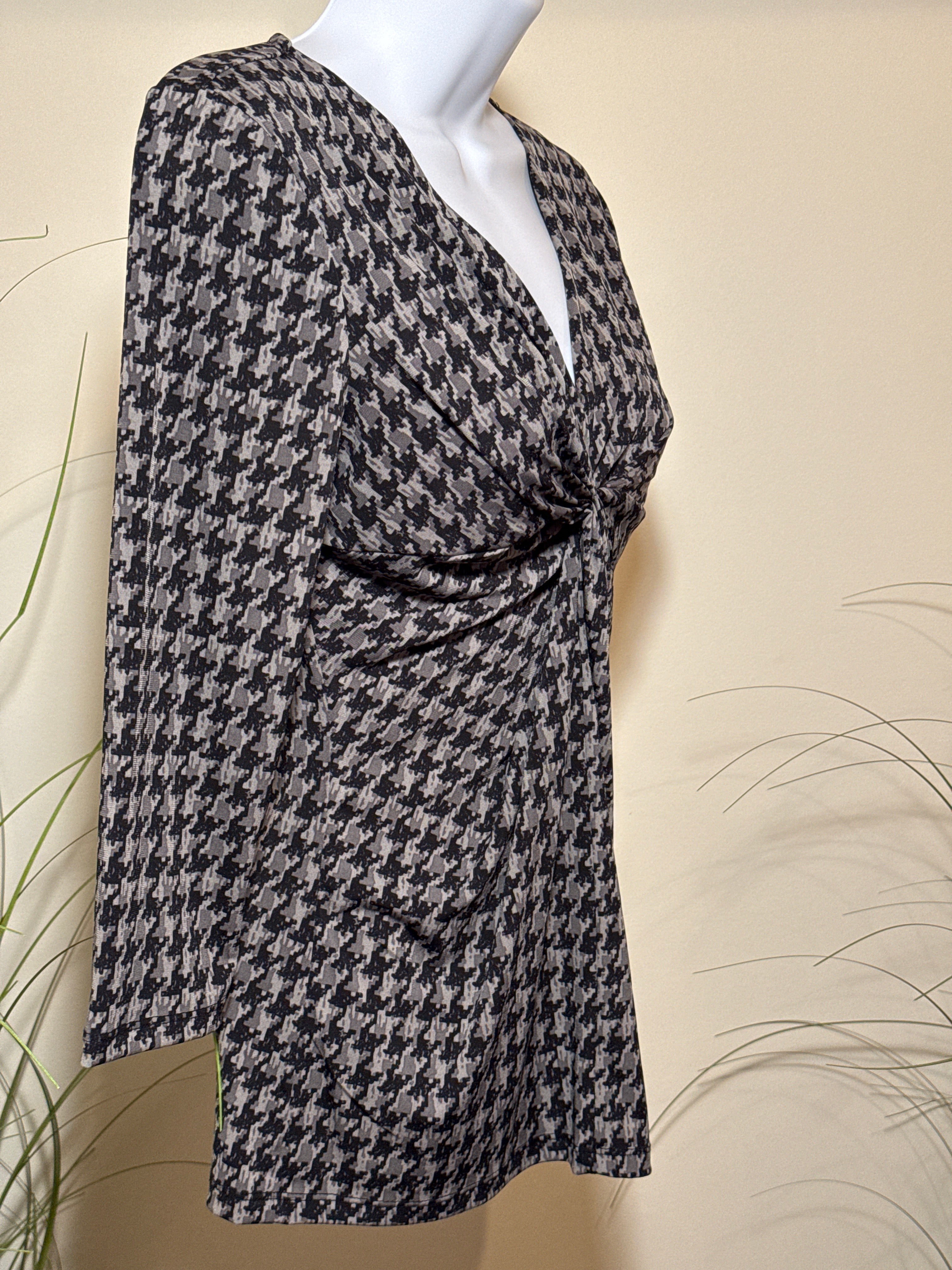 90's Vintage Jessica Houndstooth V-Neck Pullover Blouse ￼