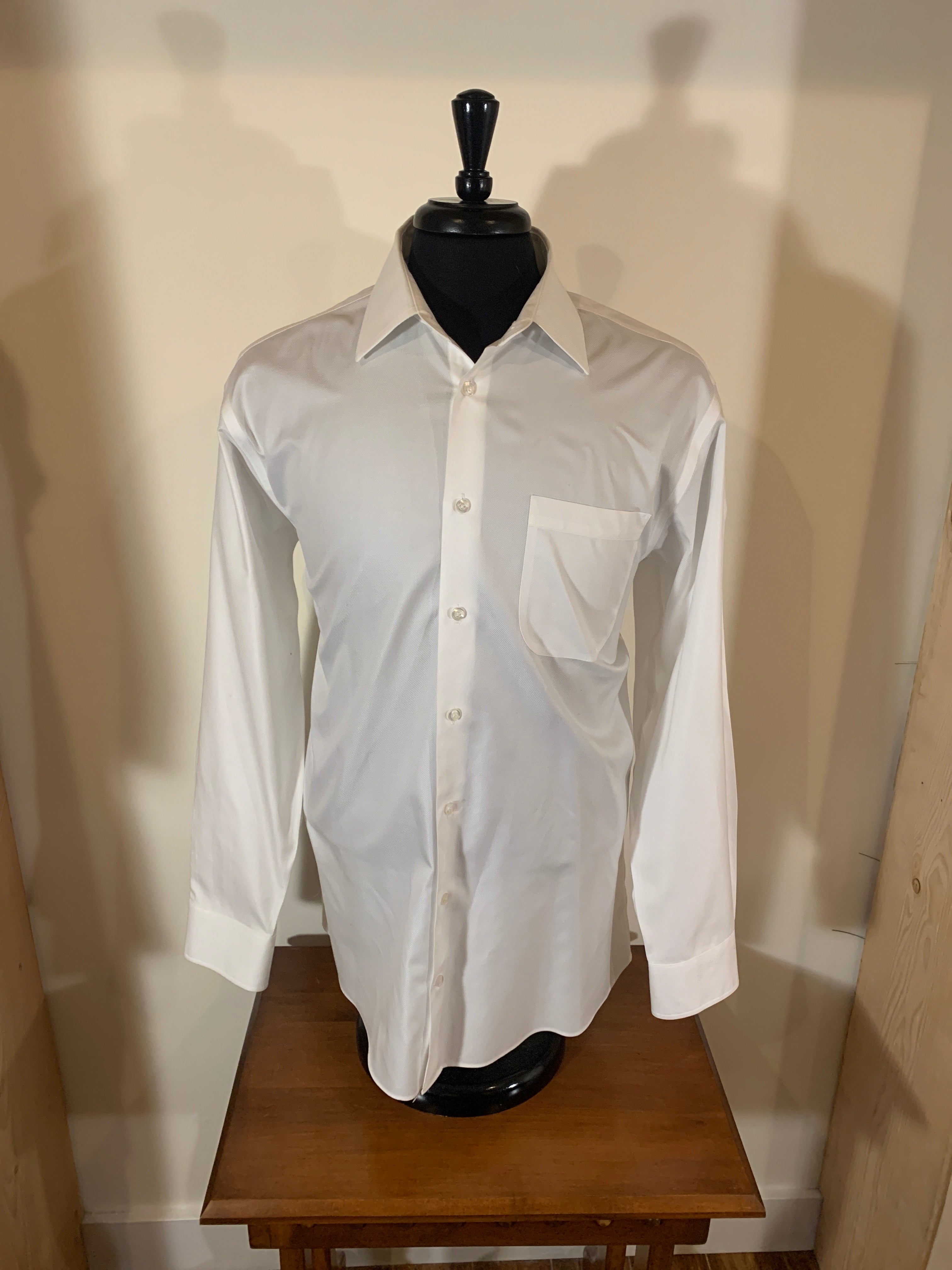 Size 16 1/2 34/35 Jones New York Long Sleeve Men's Suit Shirt