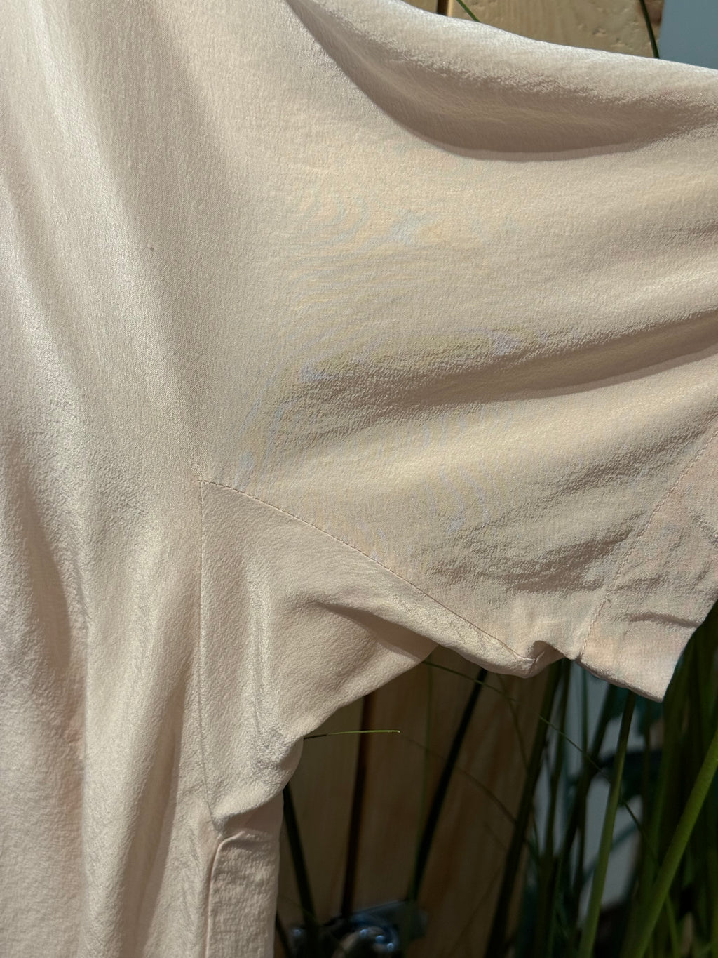 Selective 100% Silk Short Sleeve Collared V-neck Top