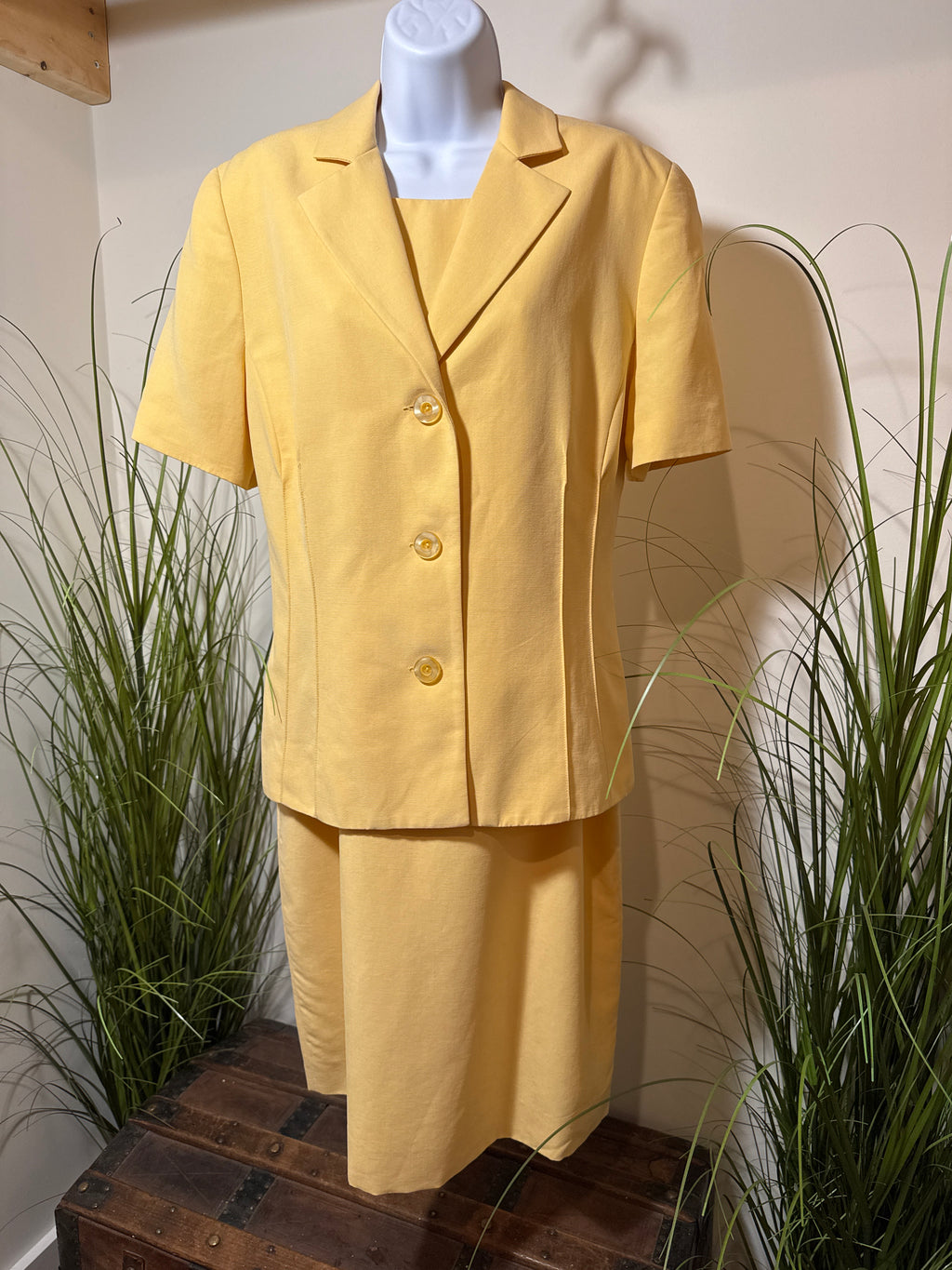 Holt Renfrew 2 Piece Dress Suit 80’s Vintage- Yellow