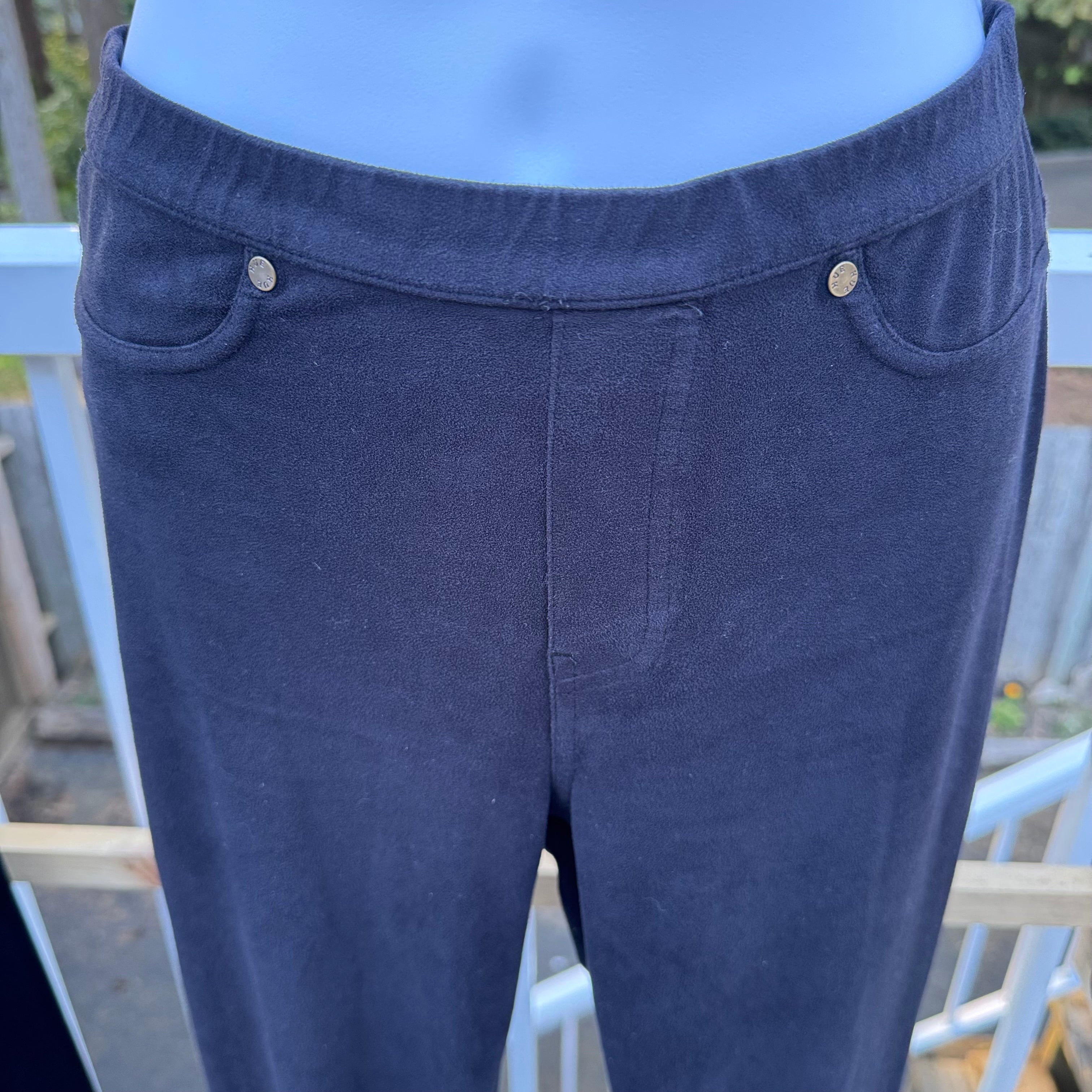 Size M Hue Black Suede Look Leggings