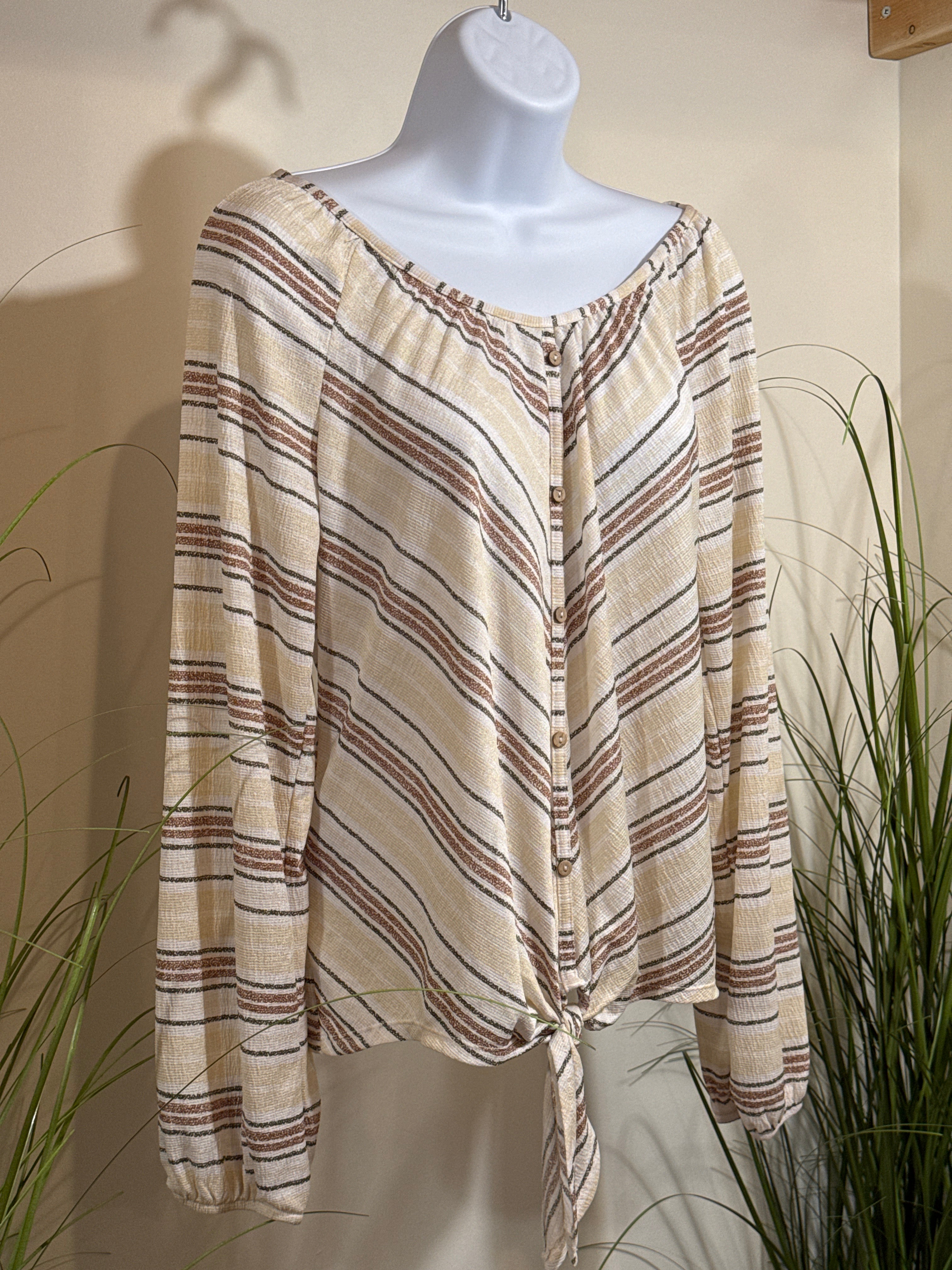 French Twist Blouse with natural button detail- hem tie