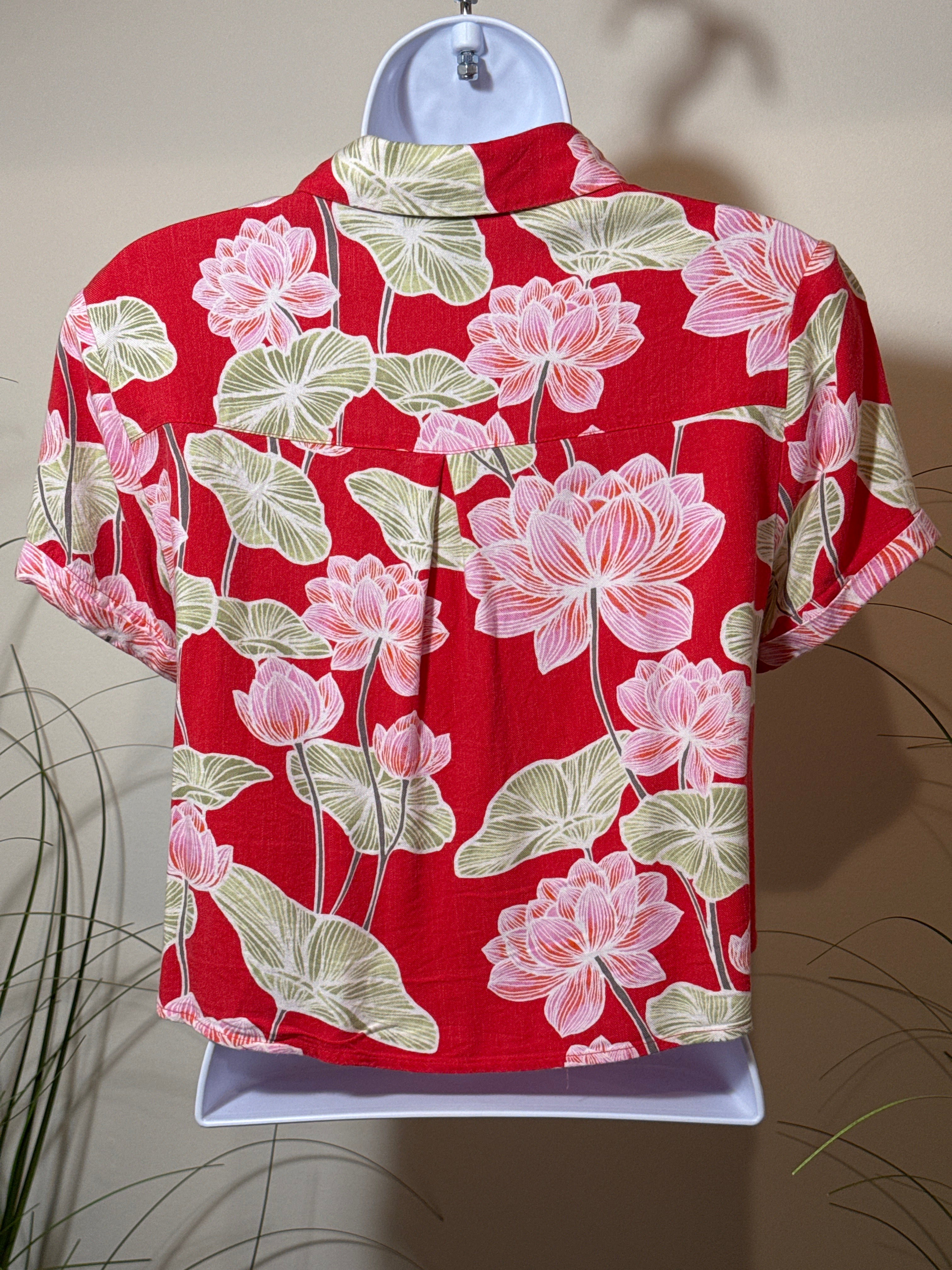 Forever 21 Cropped Short Sleeve Button Up Top