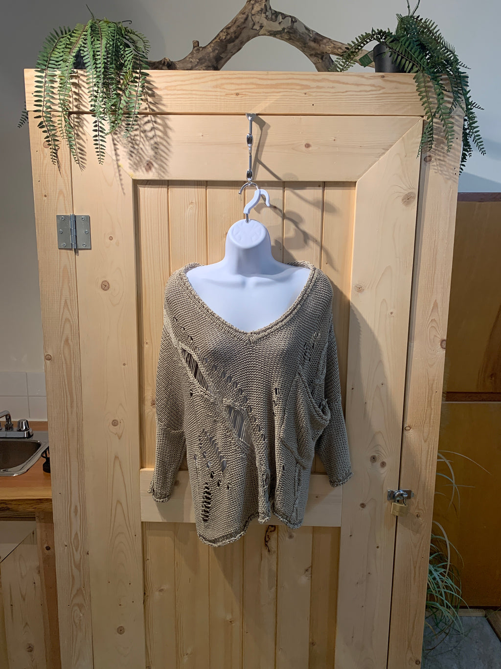 Brandy Melville loose knit cropped sweater