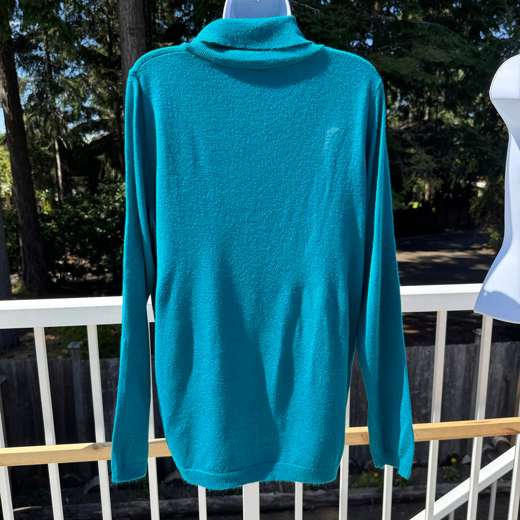 Size L Alia Fine Knit Sweater with Folded Collar