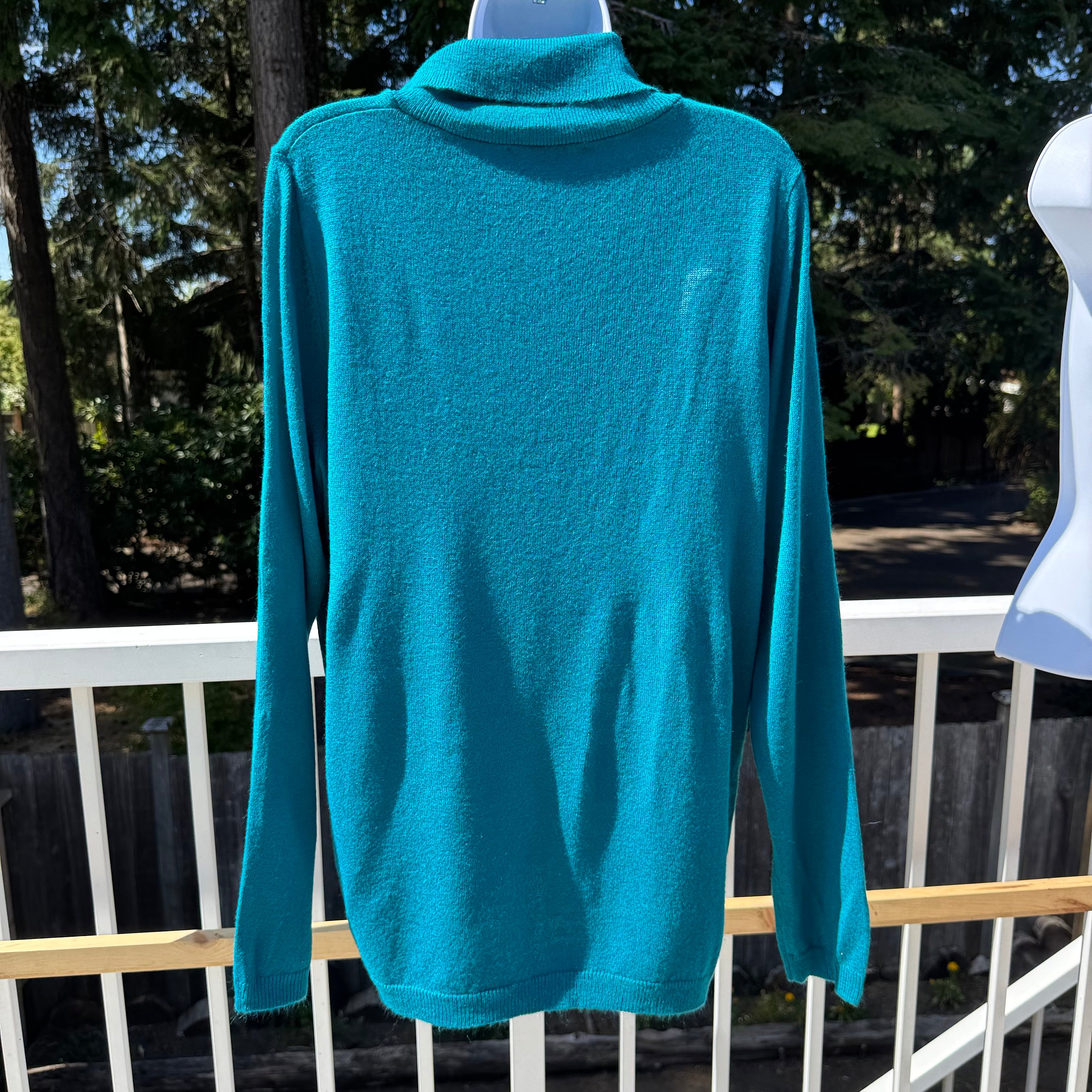 Size L Alia Fine Knit Sweater with Folded Collar