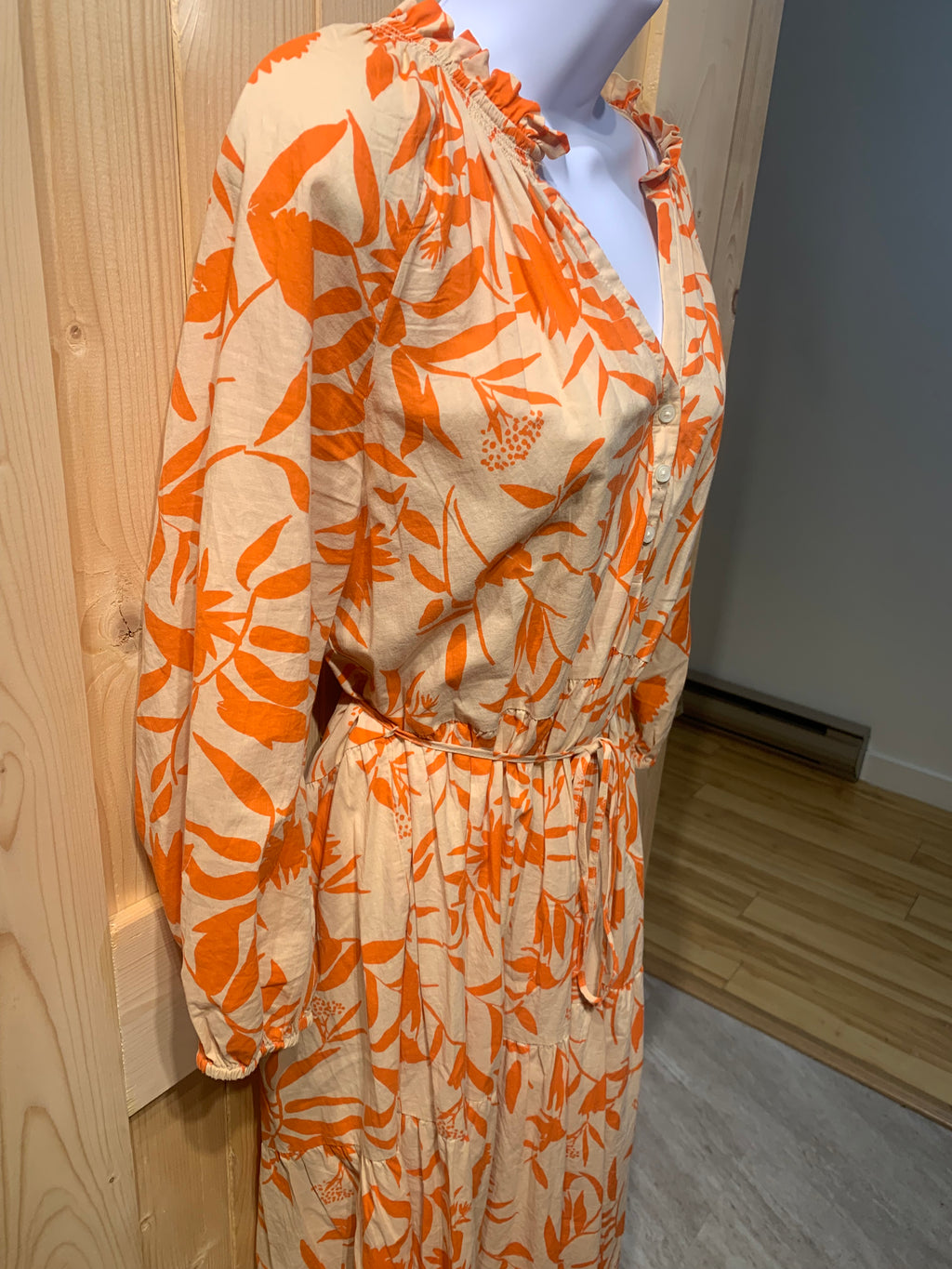 Size L Hudson North Orange Floral Dress With 100 % Rayon Spaghetti Strap Lining