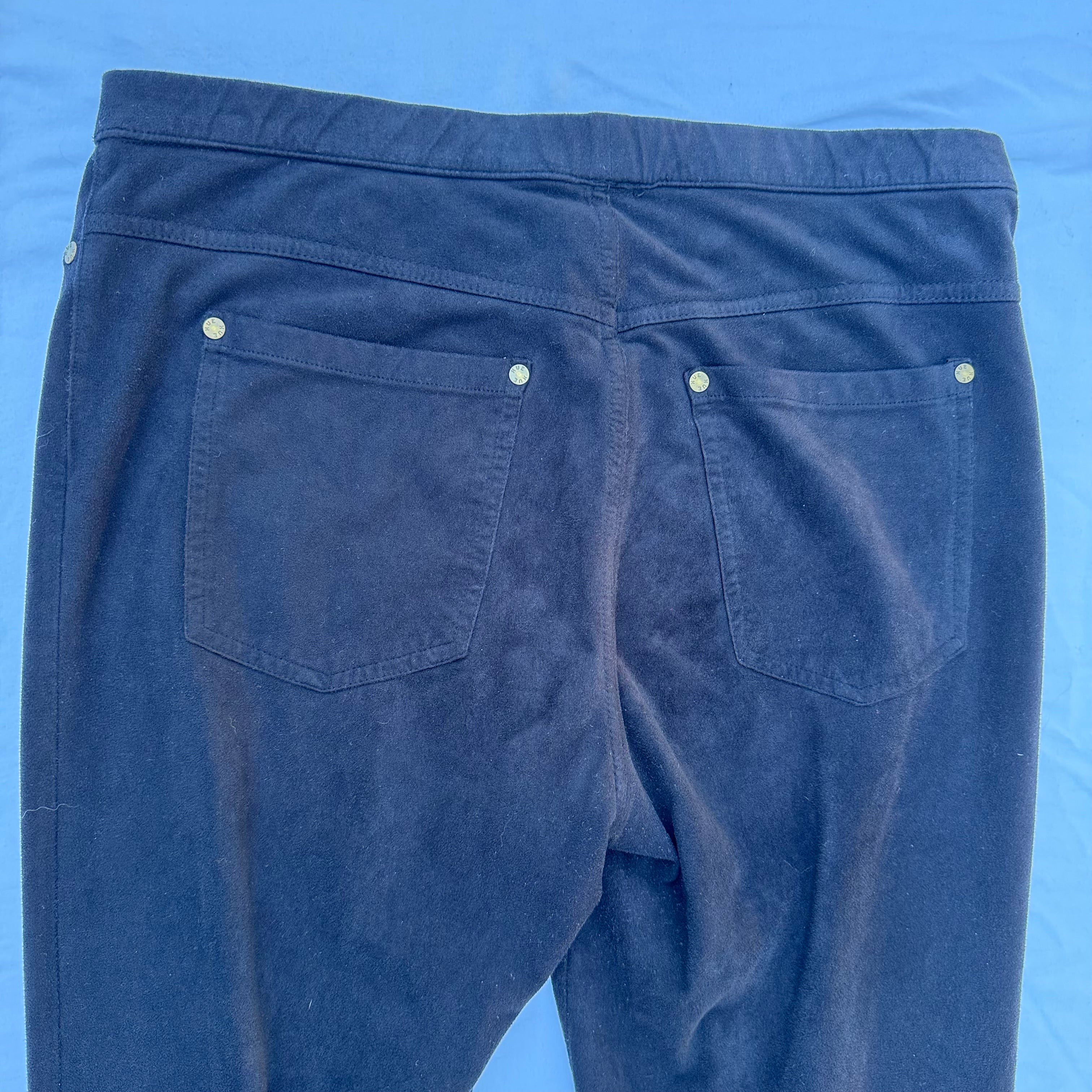 Size M Hue Black Suede Look Leggings