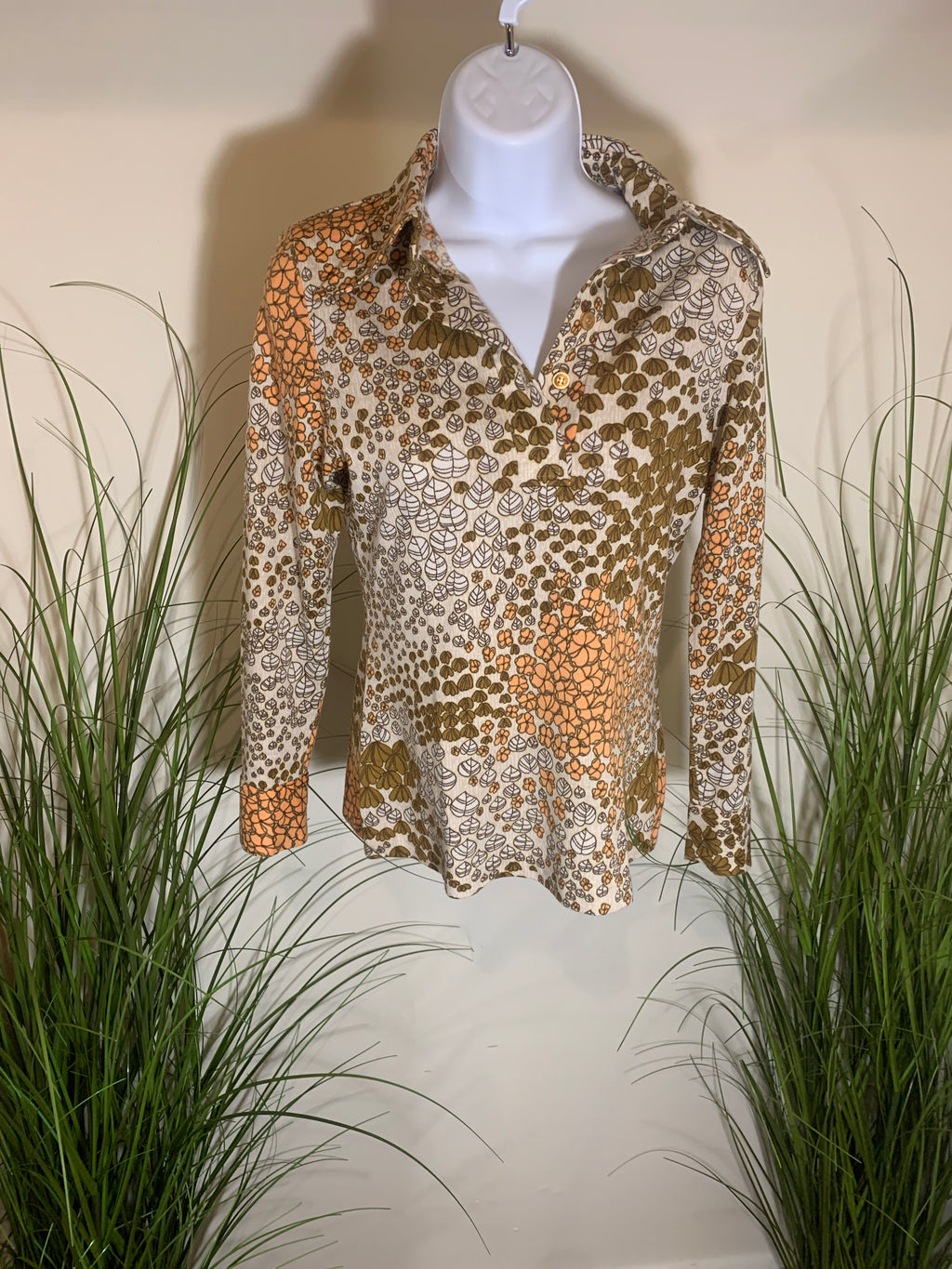 SUPER RARE !! Women's Vintage Tyebs 1970's 4 Button Up Collared Long Sleeve Shirt