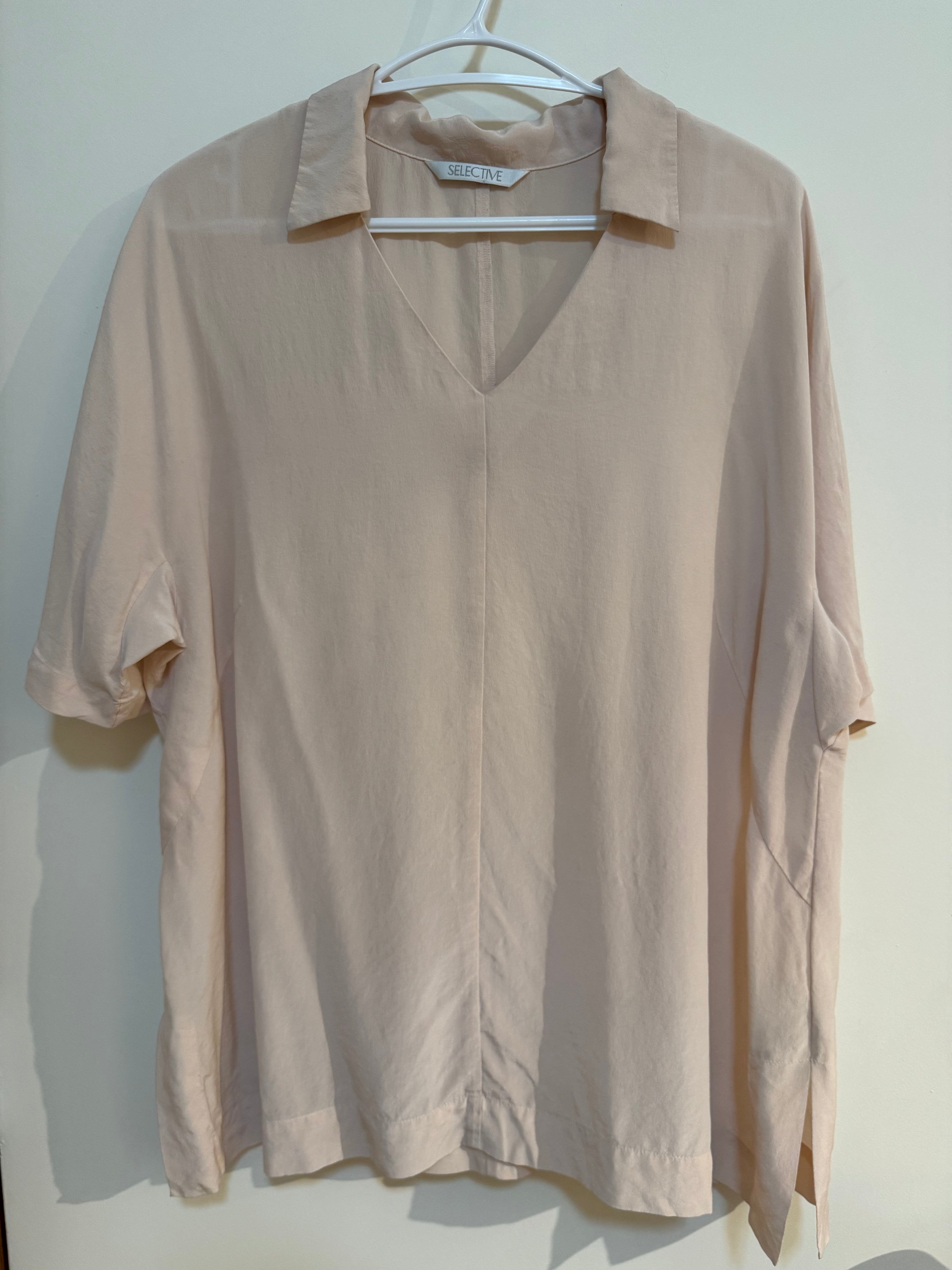 Selective 100% Silk Short Sleeve Collared V-neck Top