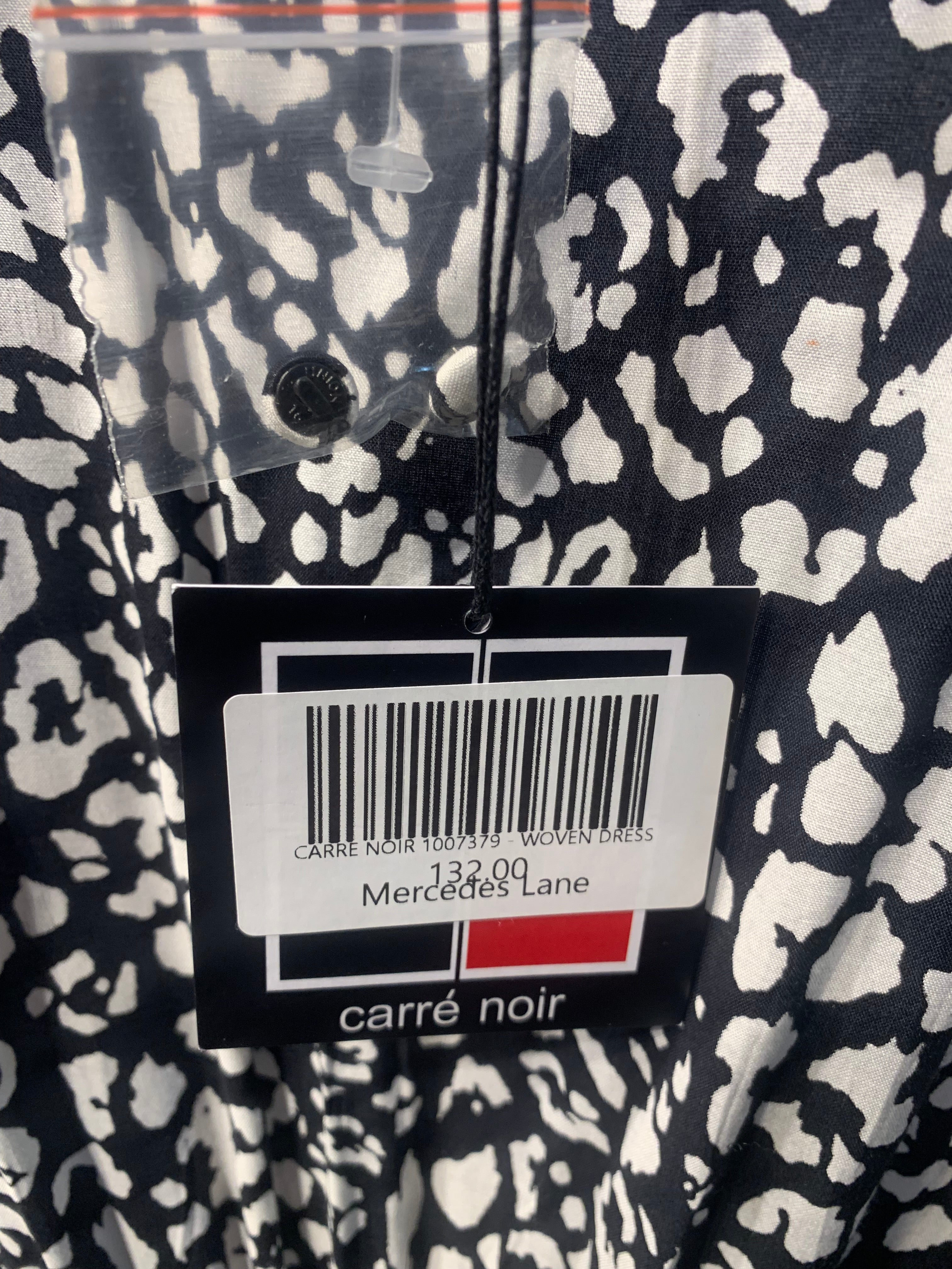 Brand New XL 100 % Rayon Carre Noir Black and White Print Dress