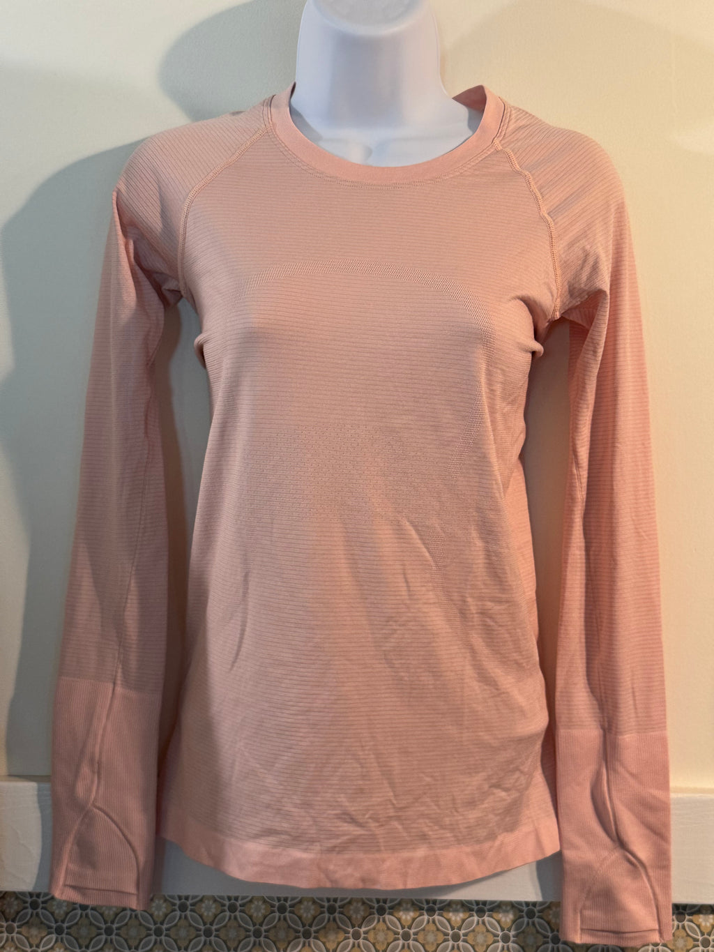 Size 4 Lululemon Long Sleeve Pink Athletic Women's Top