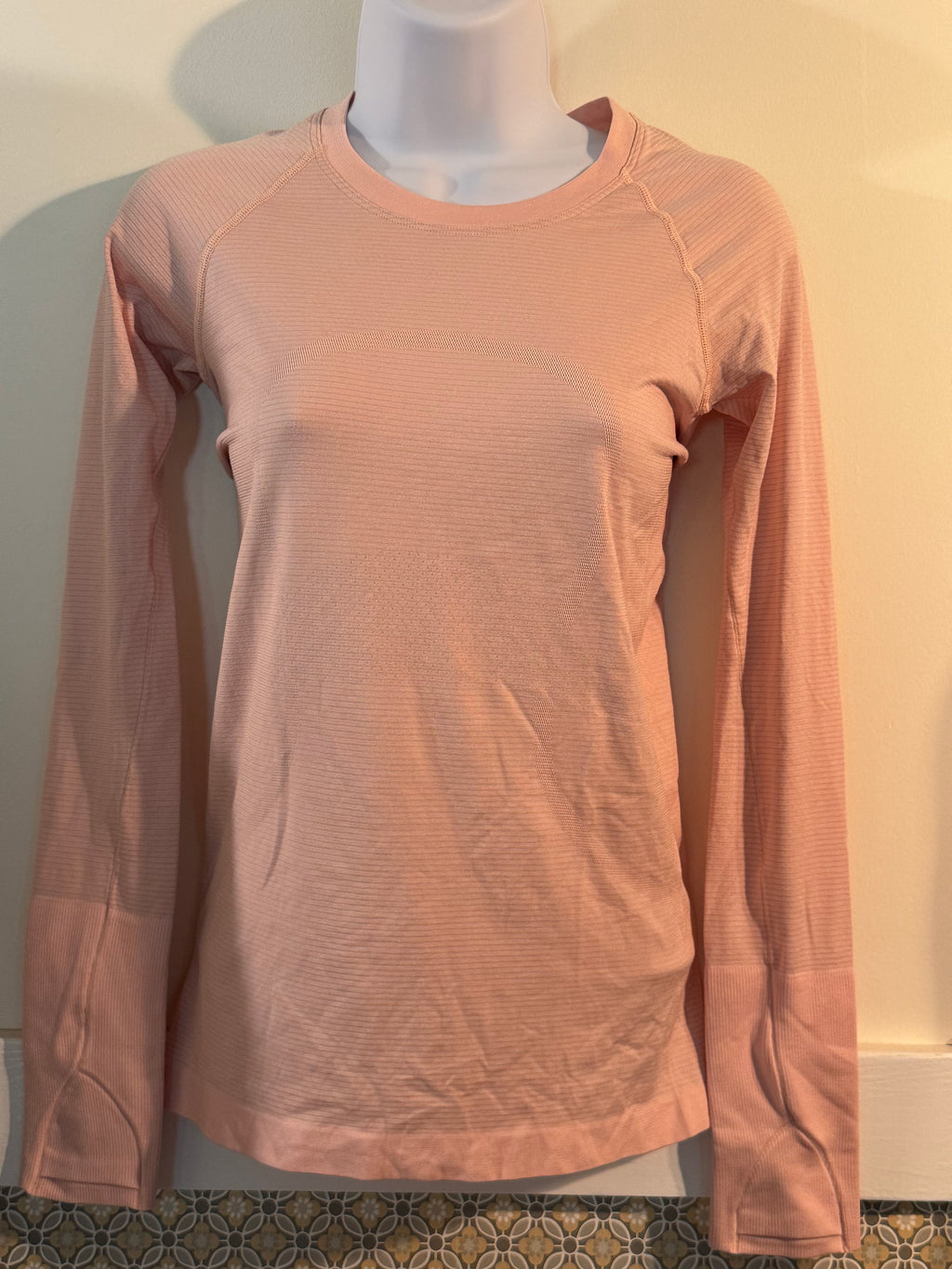 Size 4 Lululemon Long Sleeve Pink Athletic Women's Top