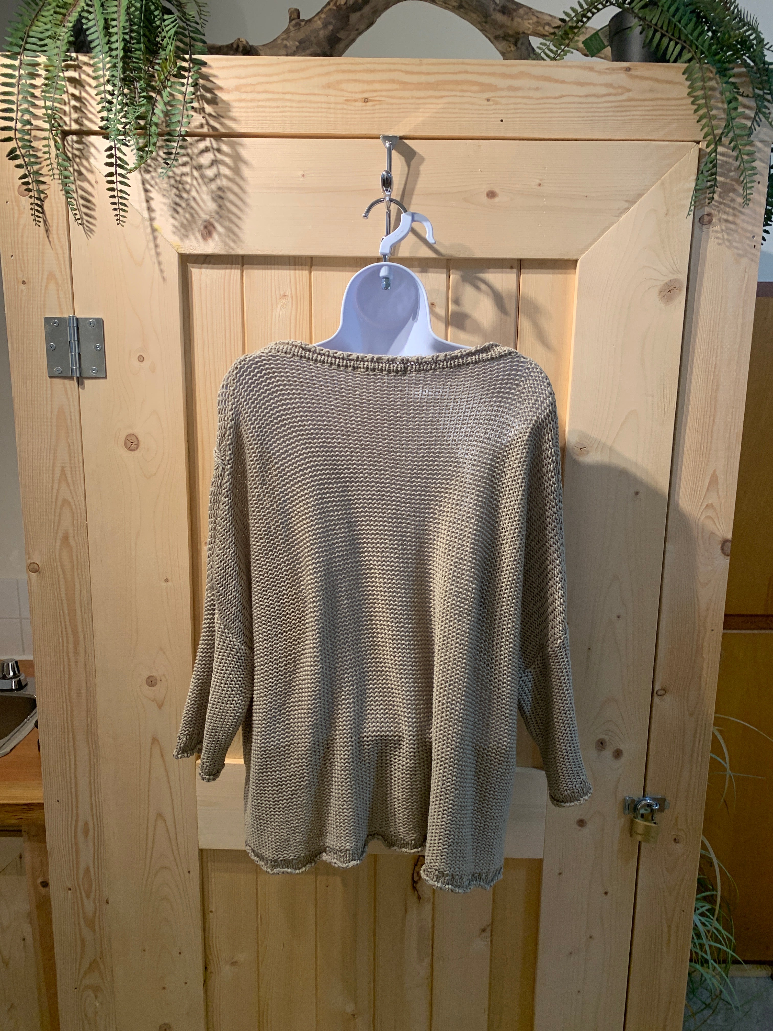 Brandy Melville loose knit cropped sweater