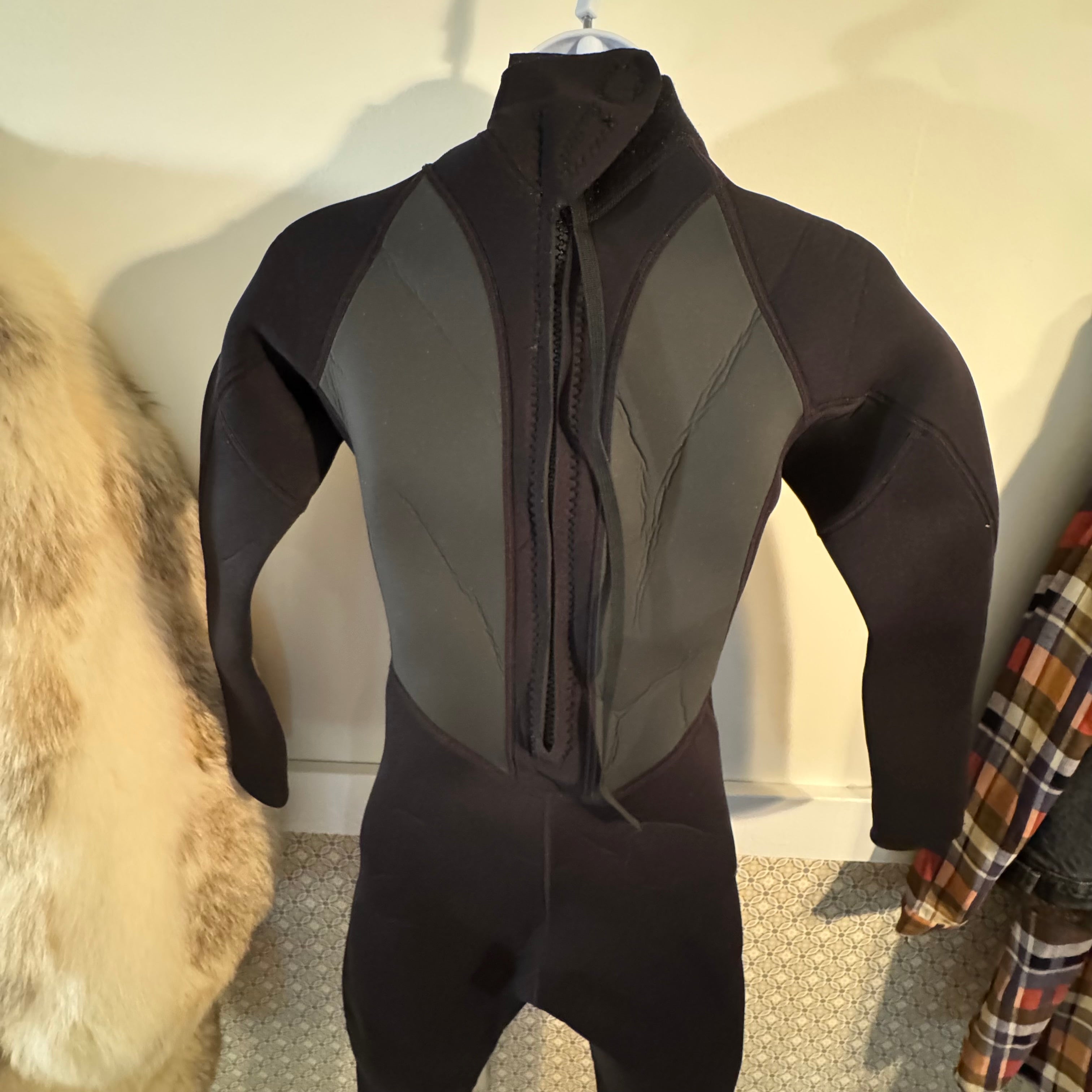 Size S Women's Long Sleeve Wetsuit