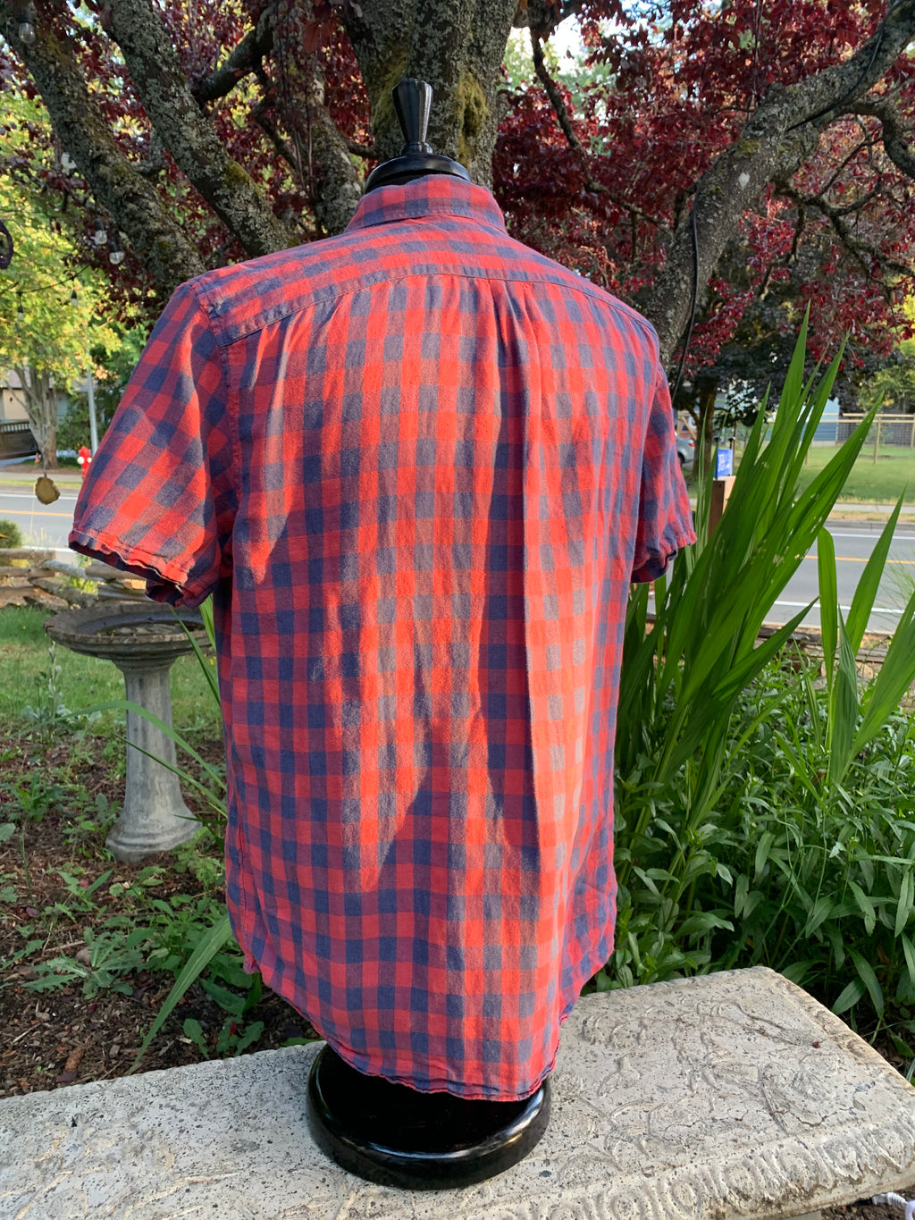 Size L Men's Gap Short Sleeve Checkered Button Up Shirt