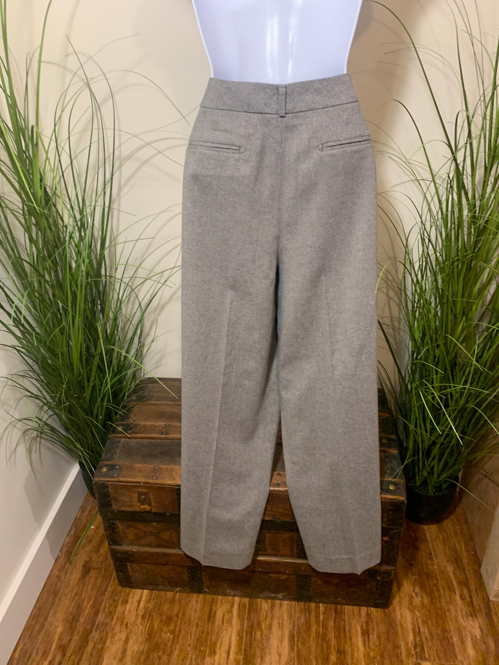 Brand New Size 14 Fine Herringbone Banana Republic Wool Blend Slacks for Women
