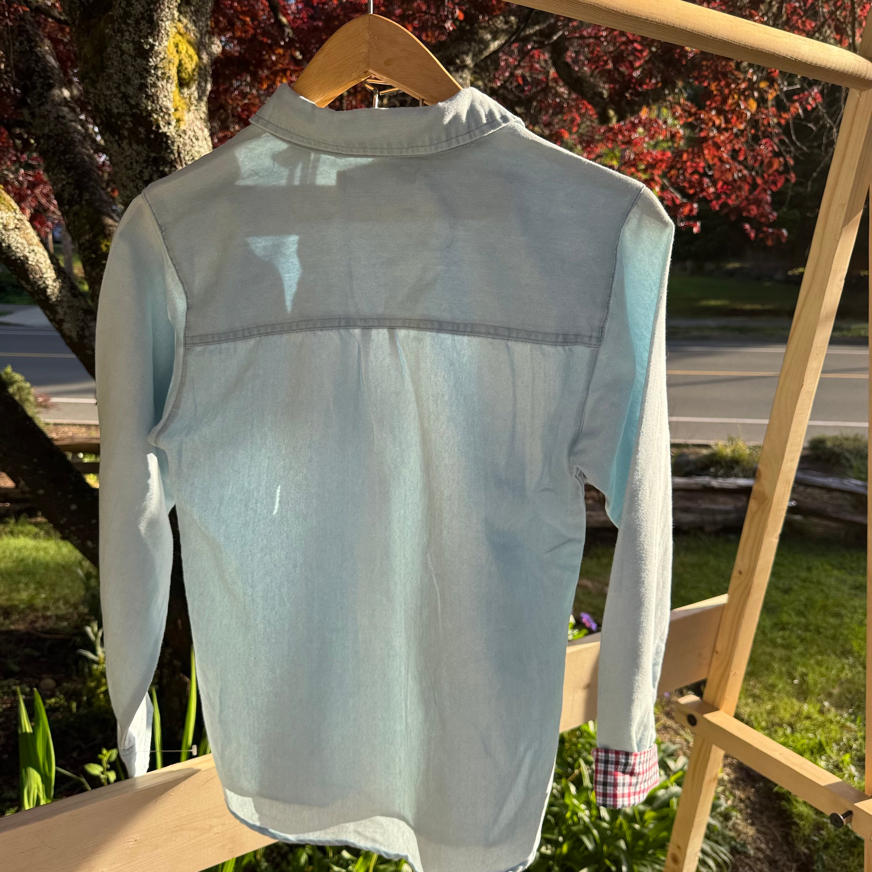 Size XL (18) Youth Ben Sherman Light Blue Denim Look Button Up Long Sleeve Shirt