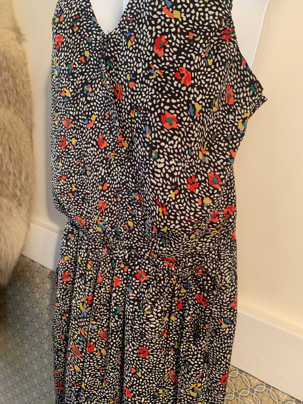 Size S Elevenses Black and White Sleeveless Jumper with Floral Pattern