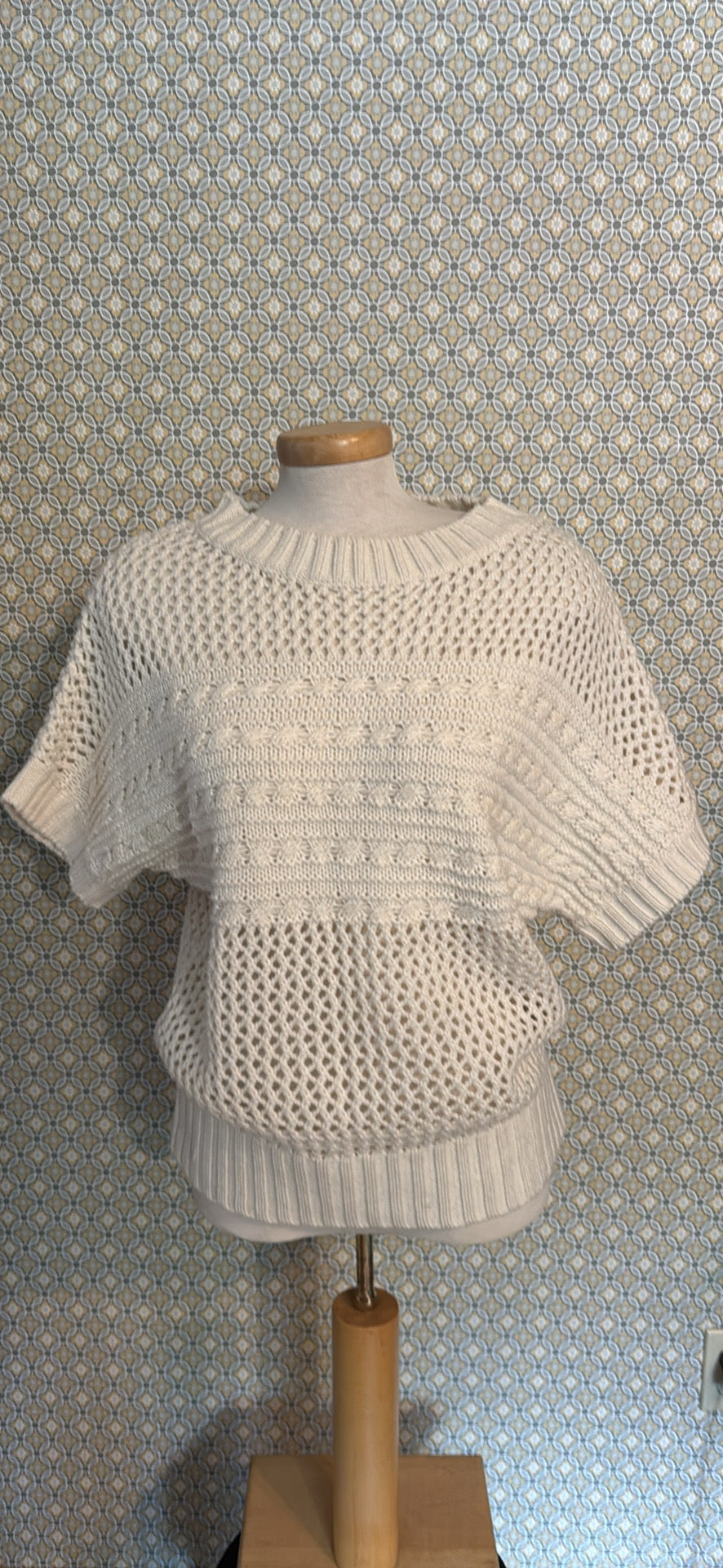 Size S Dex White Short Sleeve Knit Sweater