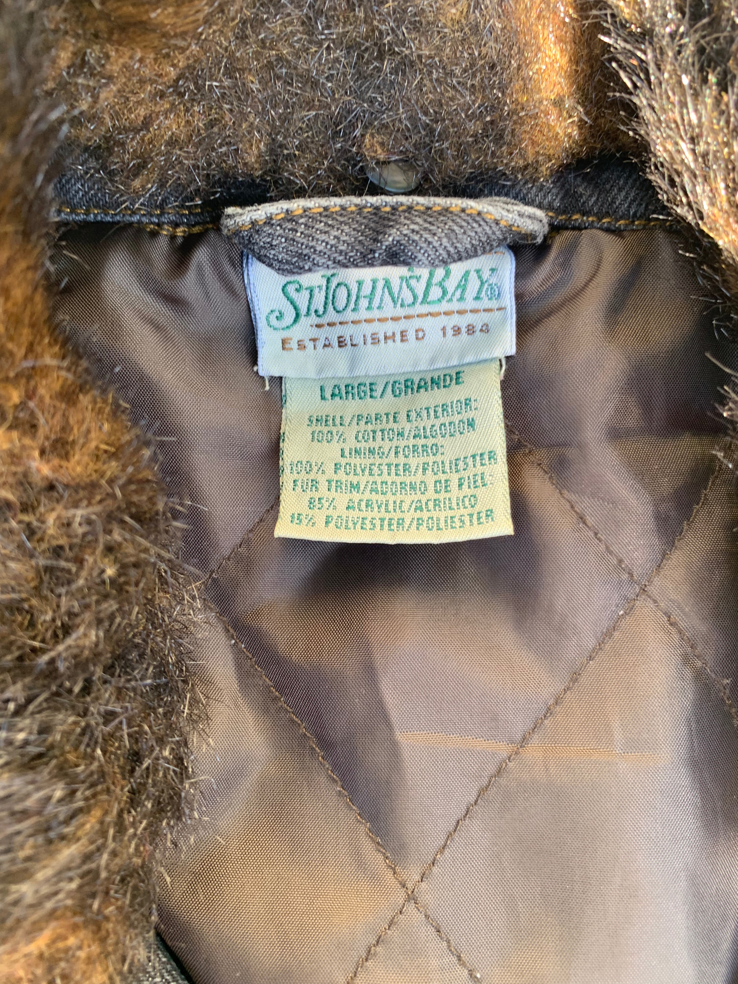 Size Large Women's St John's Bay Sleeveless Jean Jacket with Fur Accents
