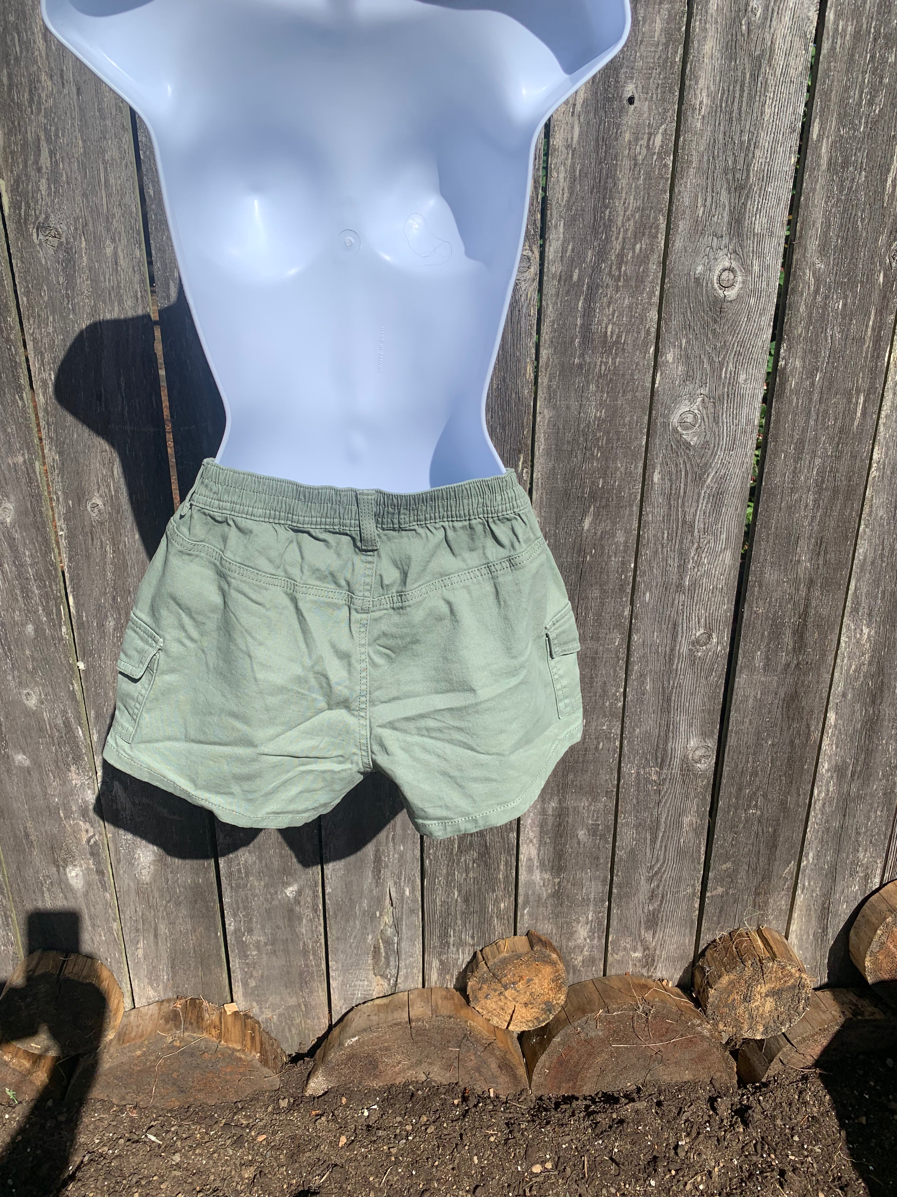 Size XS Refuge Cargo Shorts