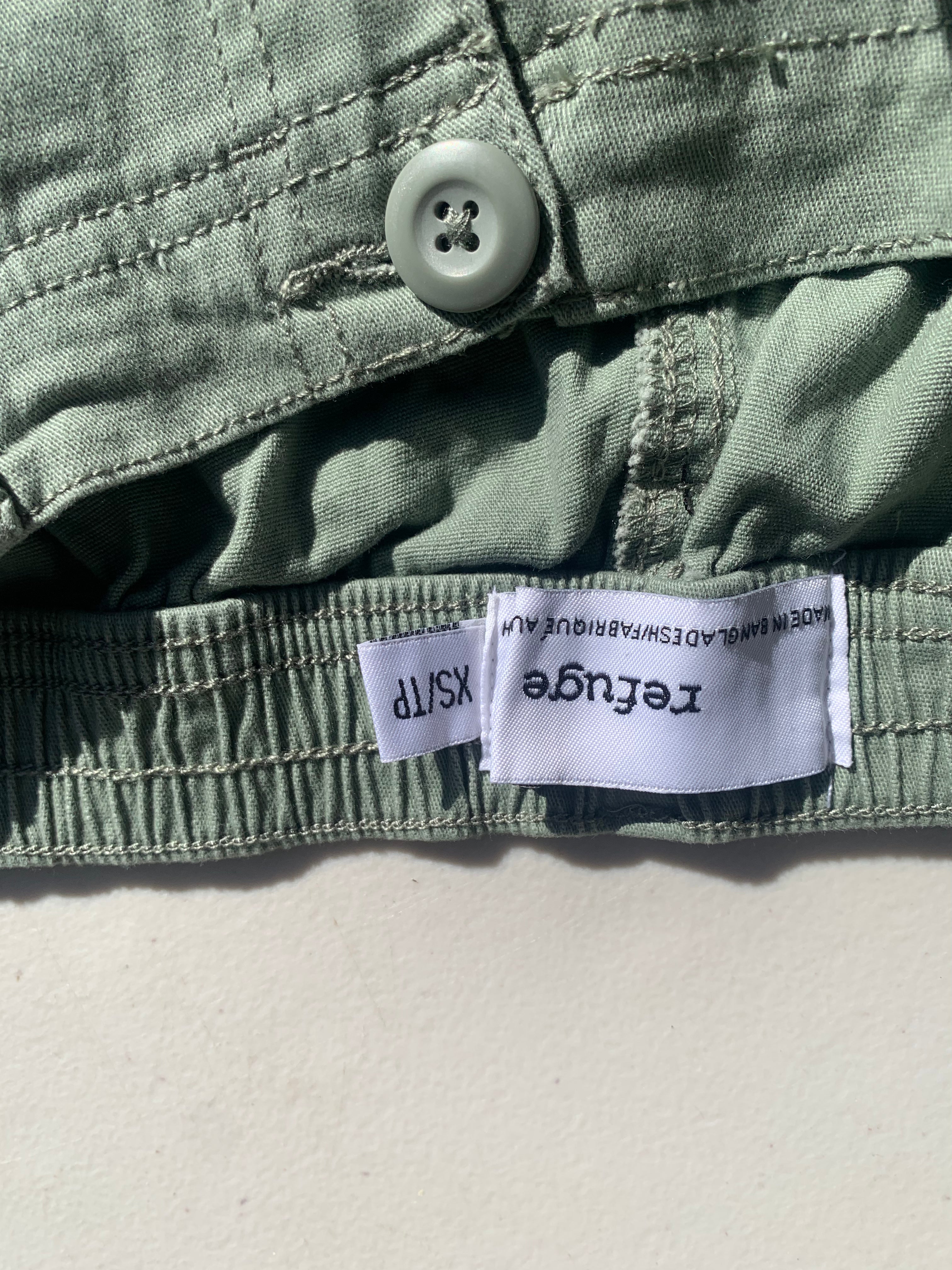 Size XS Refuge Cargo Shorts