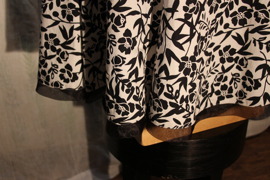 Size 16 Hillard & Hanson black & white floral skirt