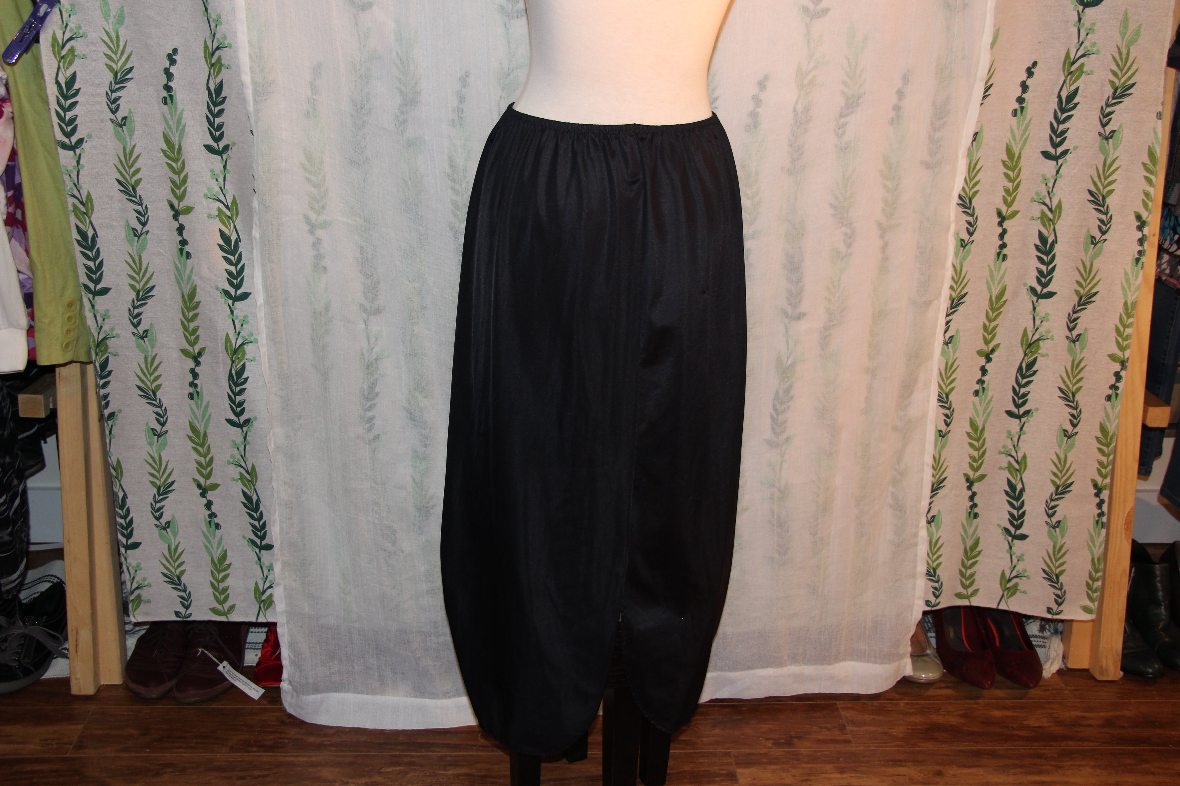 XL French Maid long black slip