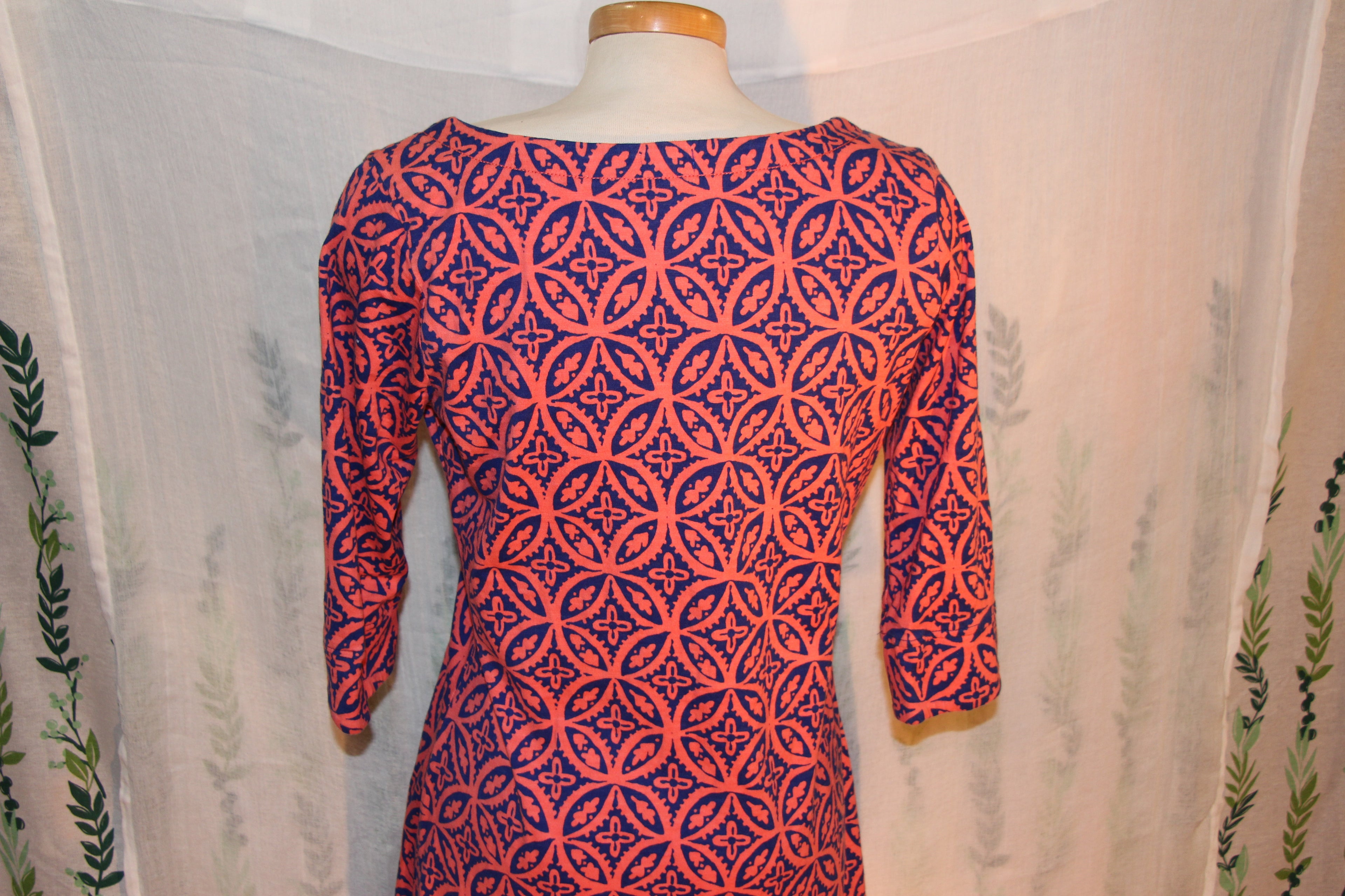 Size Large vibrant patterned tunic dress by Hatley