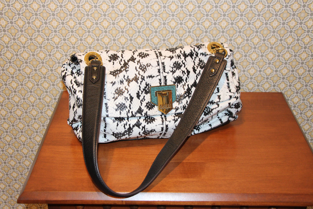 Black and white handbag purse.