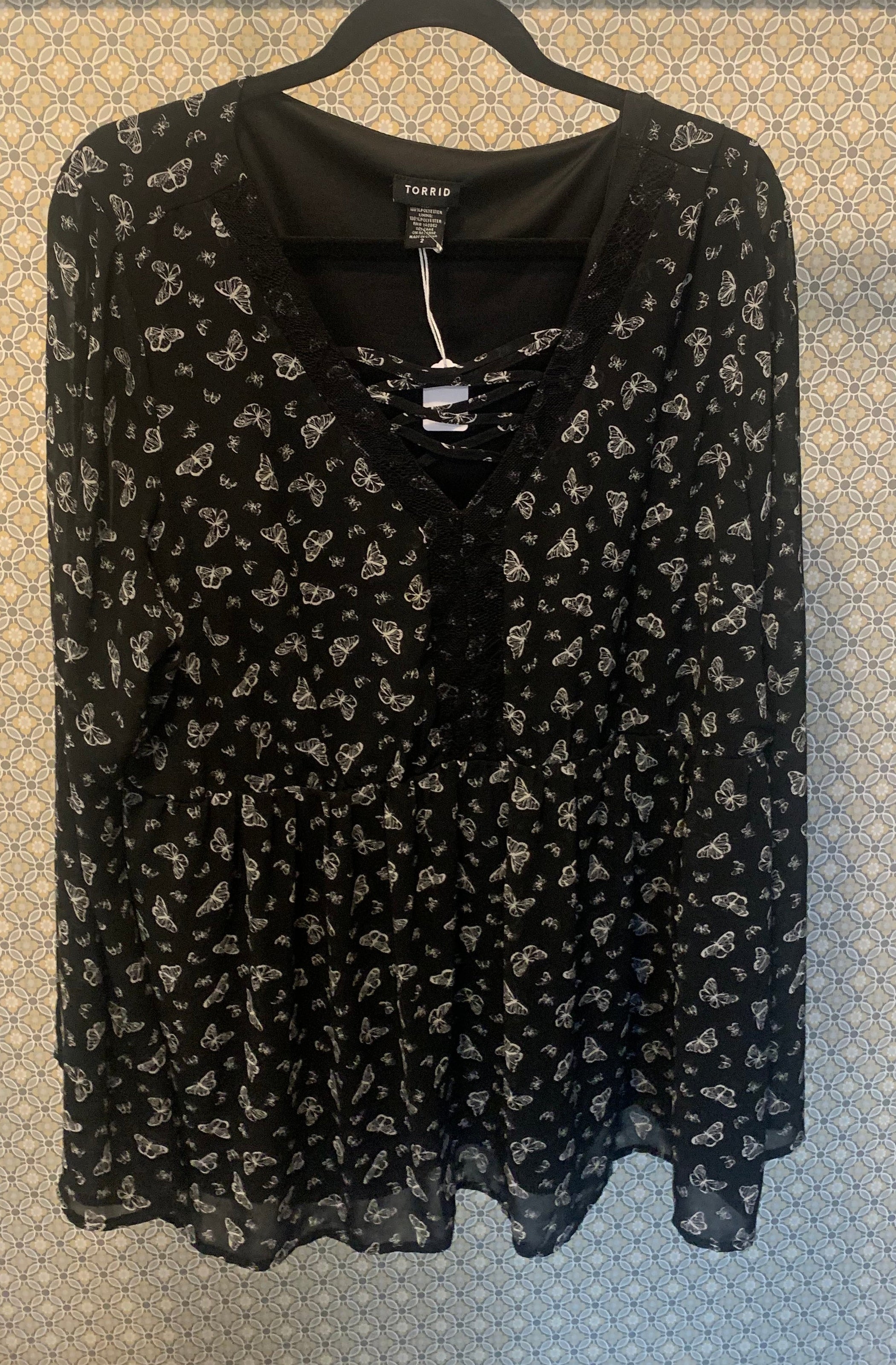 TORRID Butterfly Blouse - Consigned with VARDO Vintage & Valuables vvvardo.ca