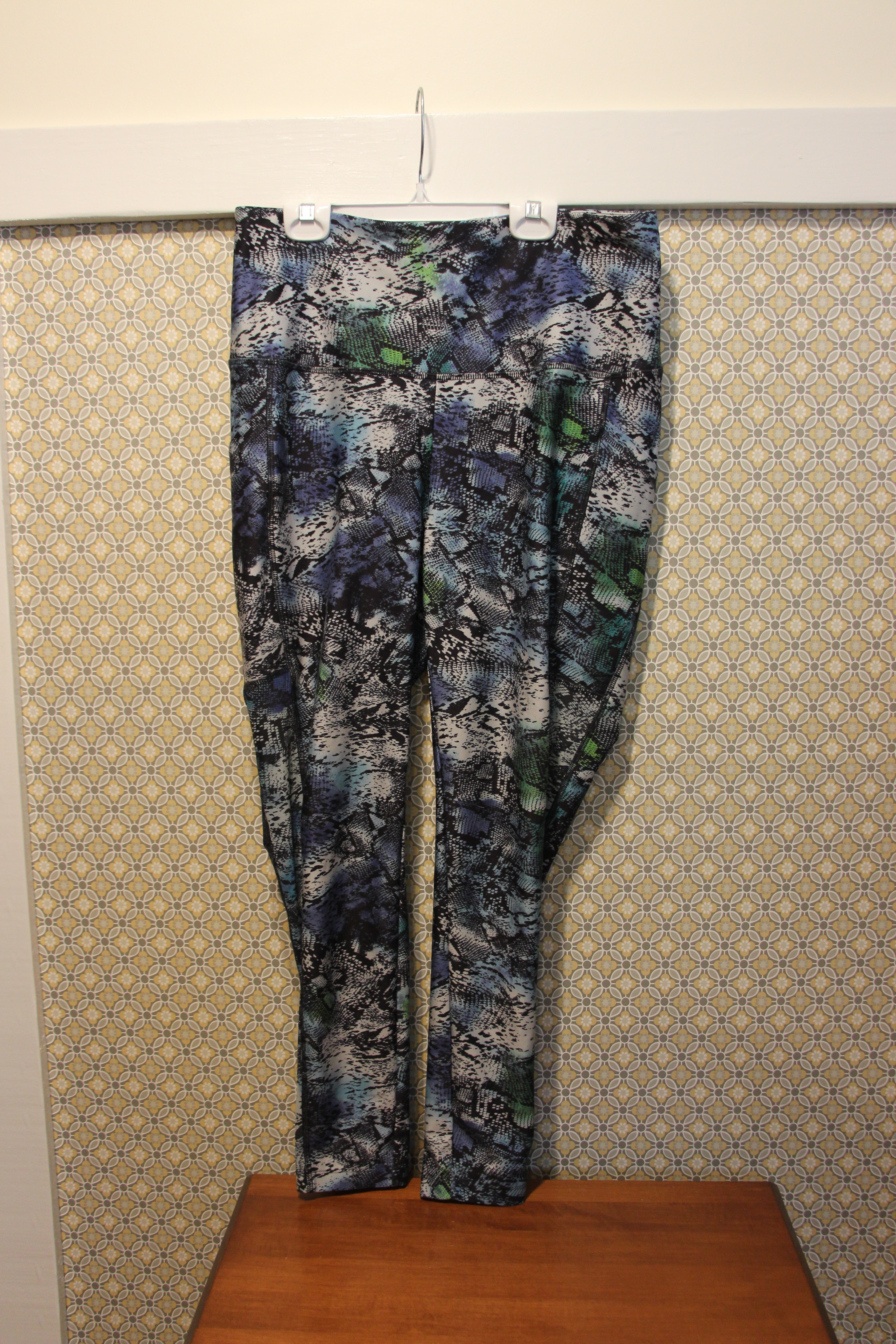 Size X Active Zone Snake Print Multi Coloured Yoga Pants