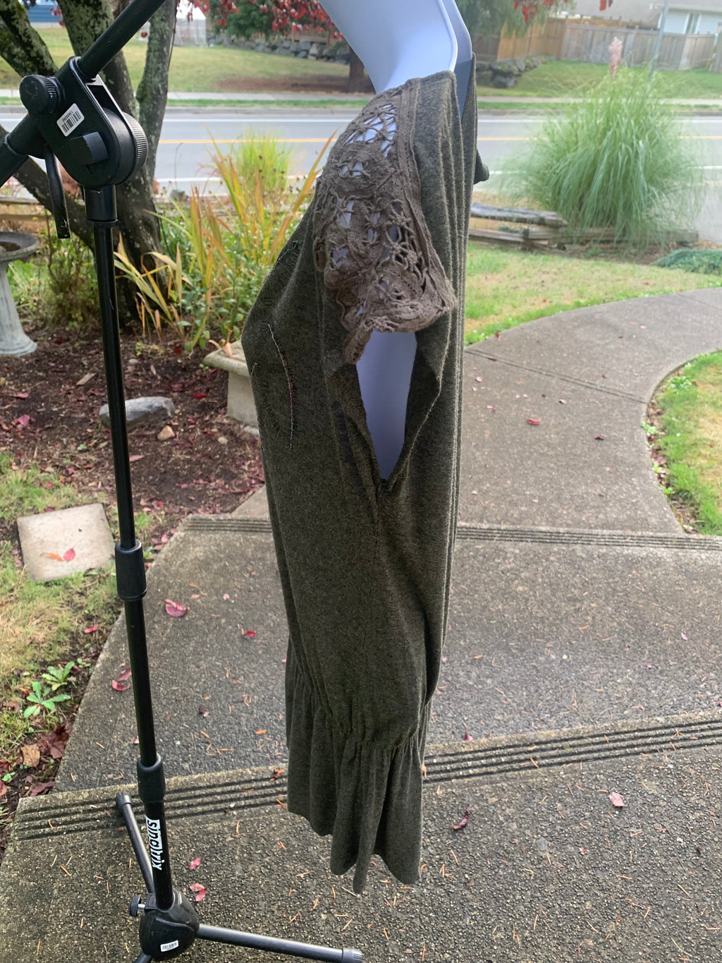 RW&CO Sequin Lace Blouse - Consigned with VARDO Vintage & Valuables vvvardo.ca