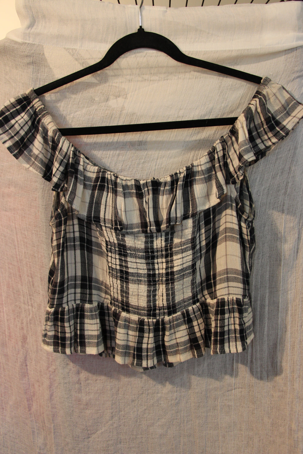 Size M American Eagle Plaid Black and White Ruffled Crop Tank Top