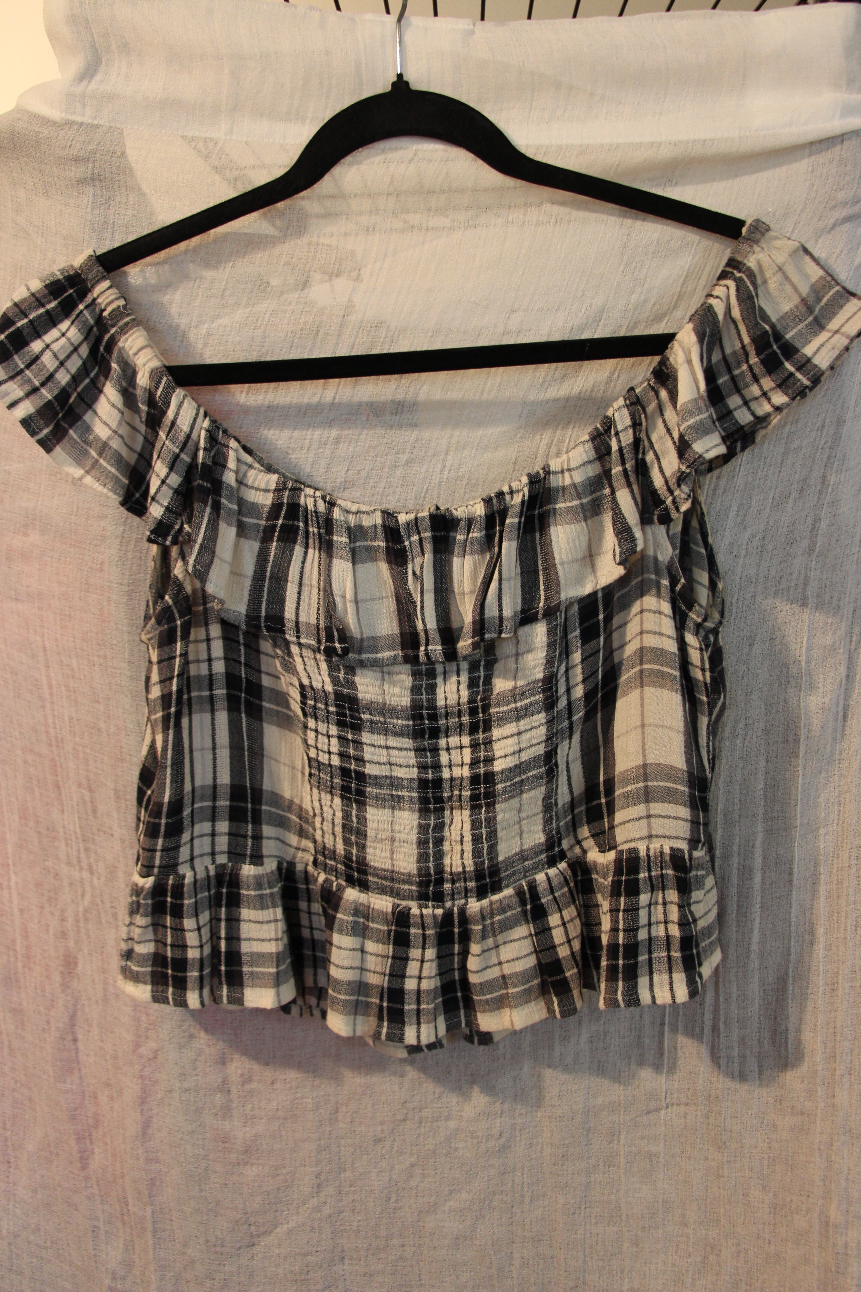 Size M American Eagle Plaid Black and White Ruffled Crop Tank Top
