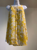 ROSE & OLIVE Sleeveless Blouse - Consigned with VARDO Vintage & Valuables vvvardo.ca