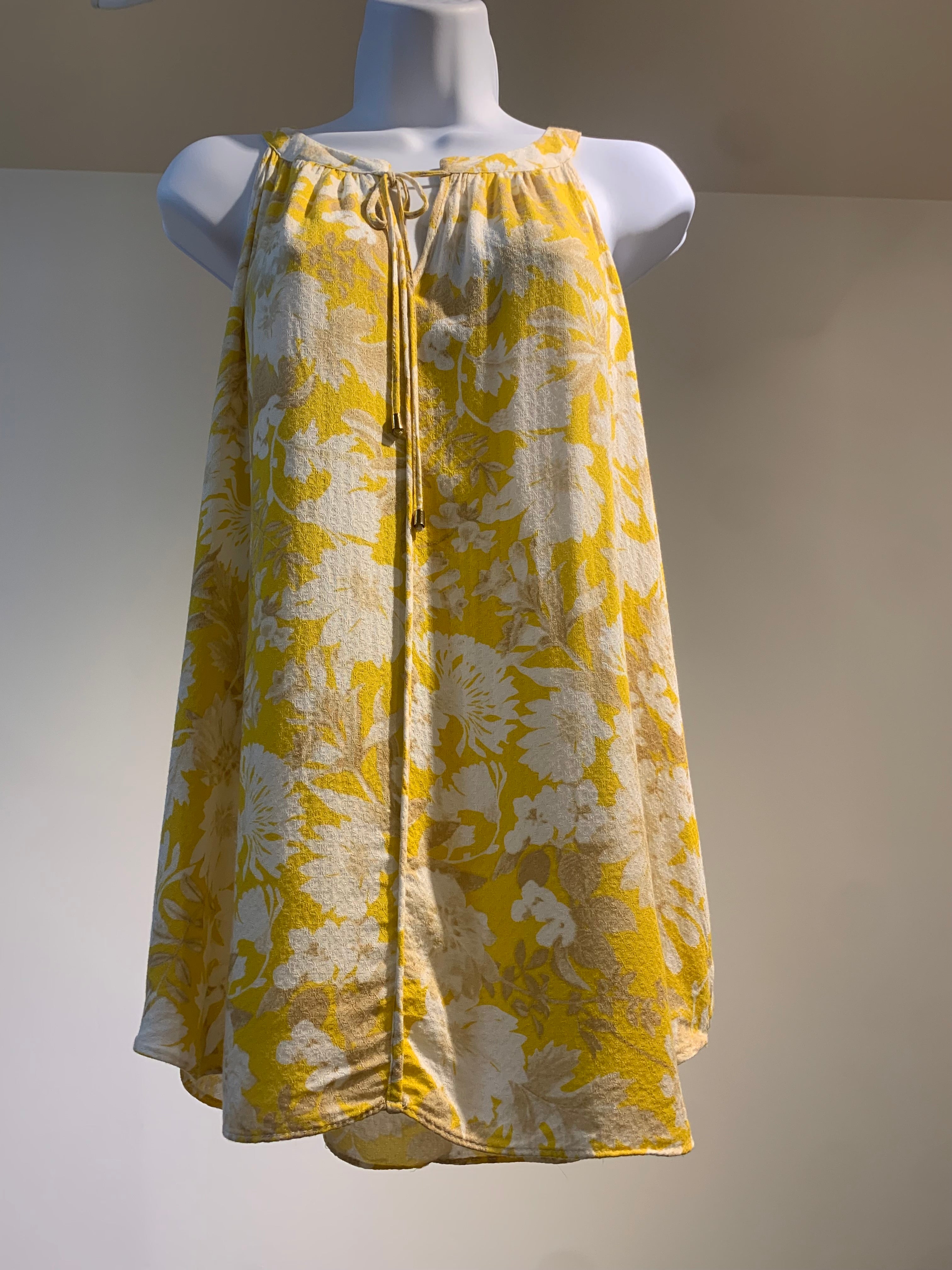 ROSE & OLIVE Sleeveless Blouse - Consigned with VARDO Vintage & Valuables vvvardo.ca