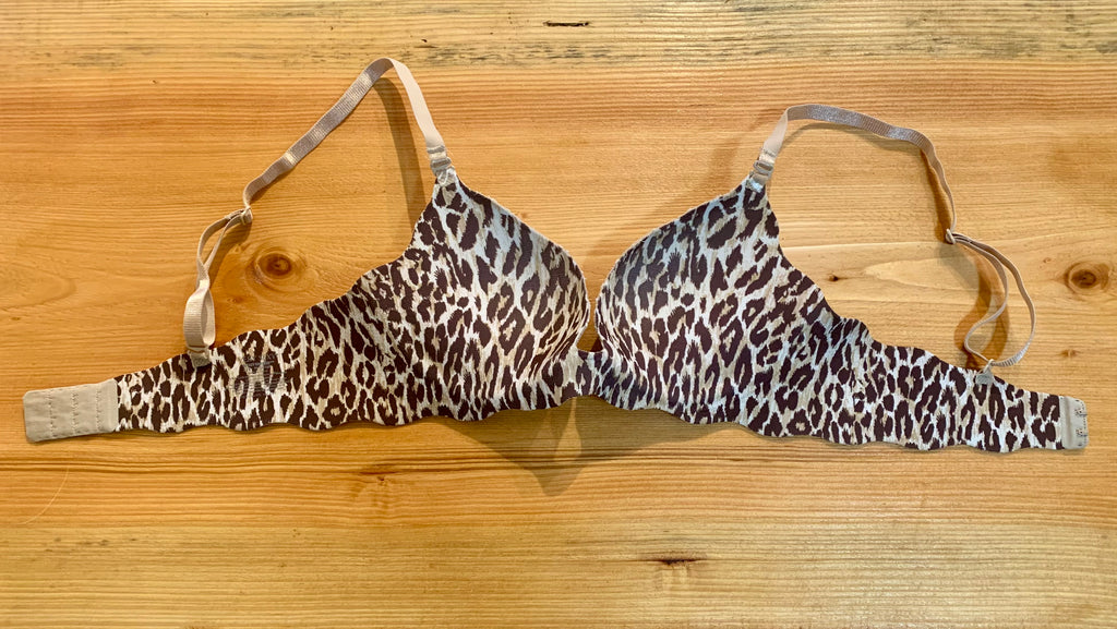 VICTORIA'S SECRET VERY SEXY 32B BRA- Consigned with VARDO Vintage & Valuables vvvardo.ca