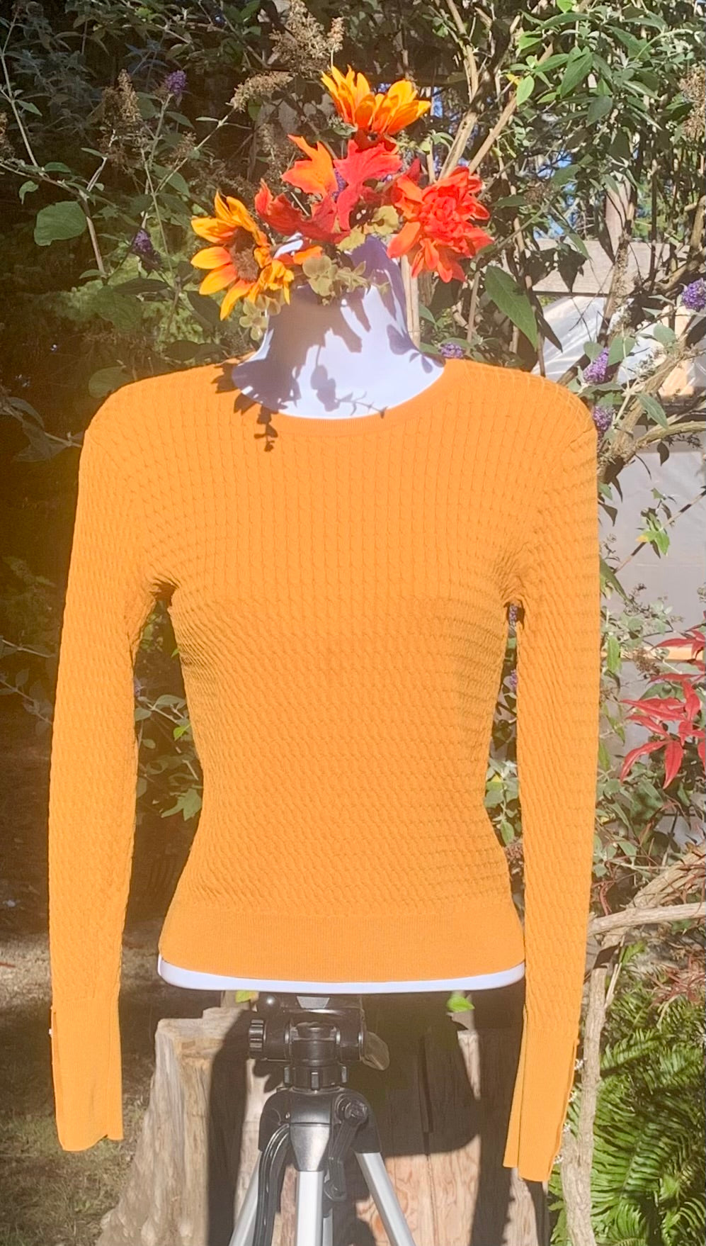 ZARA SWEATER with faux PERL BUTTONS at the cuffs- Consigned with VARDO Vintage & Valuables vvvardo.ca