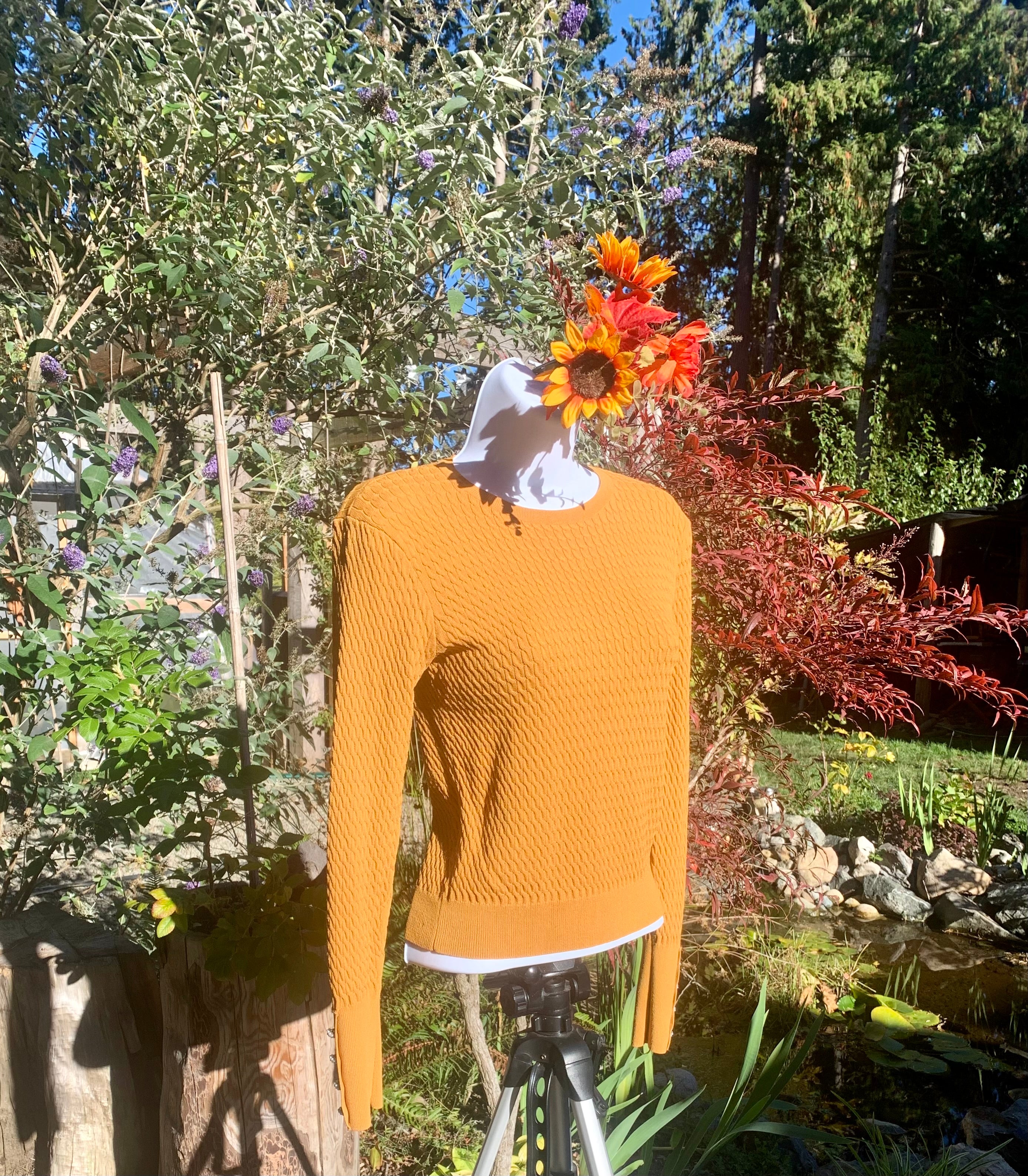 ZARA SWEATER with faux PERL BUTTONS at the cuffs- Consigned with VARDO Vintage & Valuables vvvardo.ca