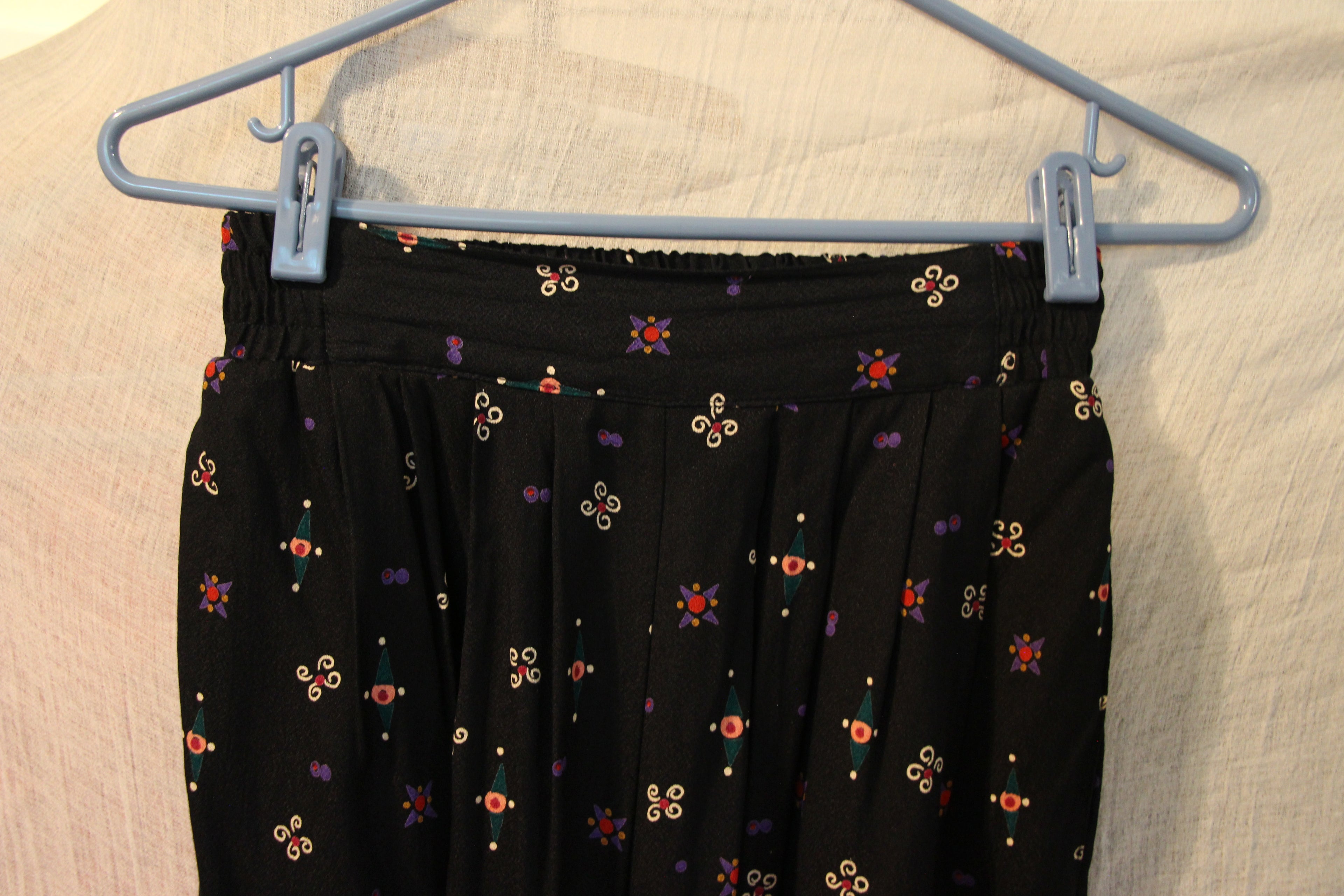 Size 12 Jacket Size 6 Pants Vintage Carol Little 100% Rayon Multicolored Floral Print Suit