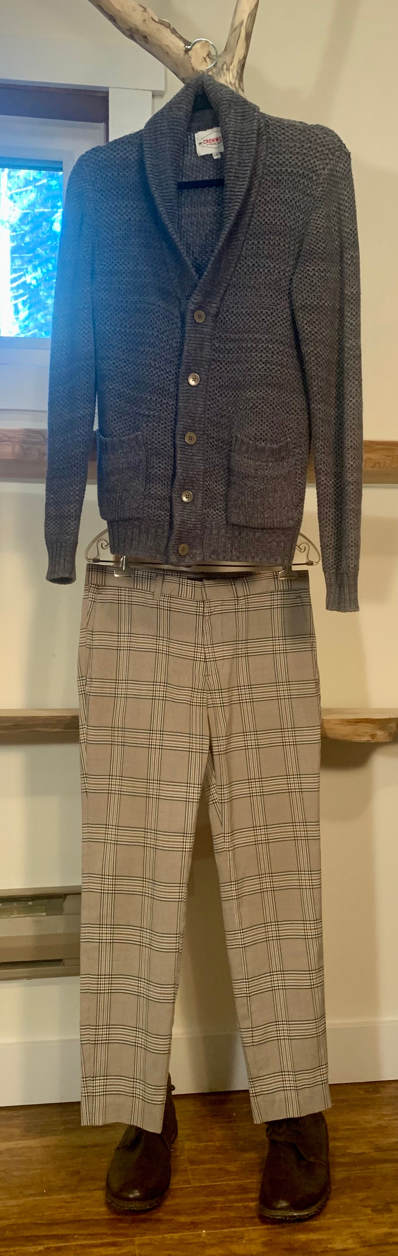 H&M SKINNY FIT DRESS PANTS- Consigned with VARDO Vintage & Valuables vvvardo.ca