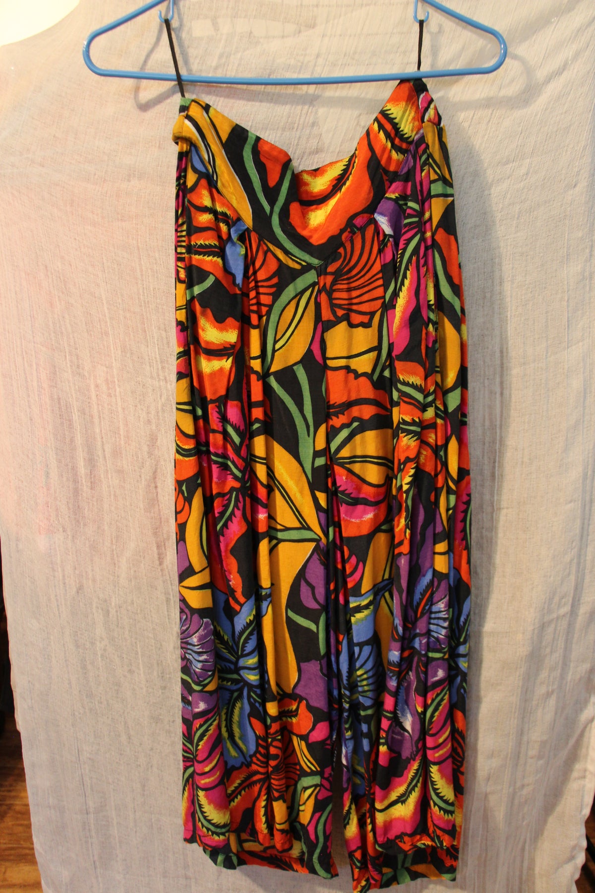 Vintage Size L Triangle 100% Viscose Multicolored Gaucho Pants