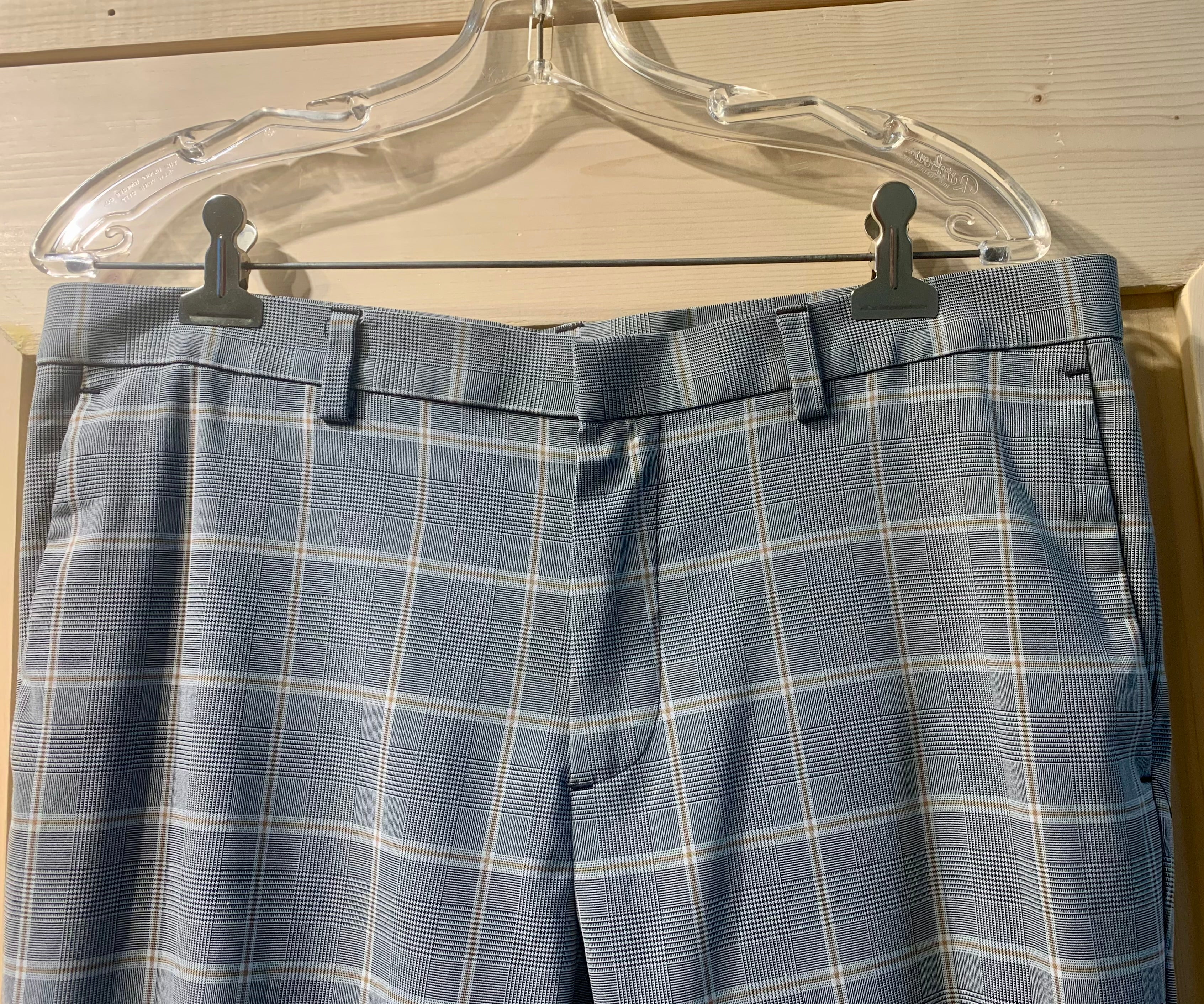 H&M SKINNY FIT DRESS PANTS- Consigned with VARDO Vintage & Valuables vvvardo.ca