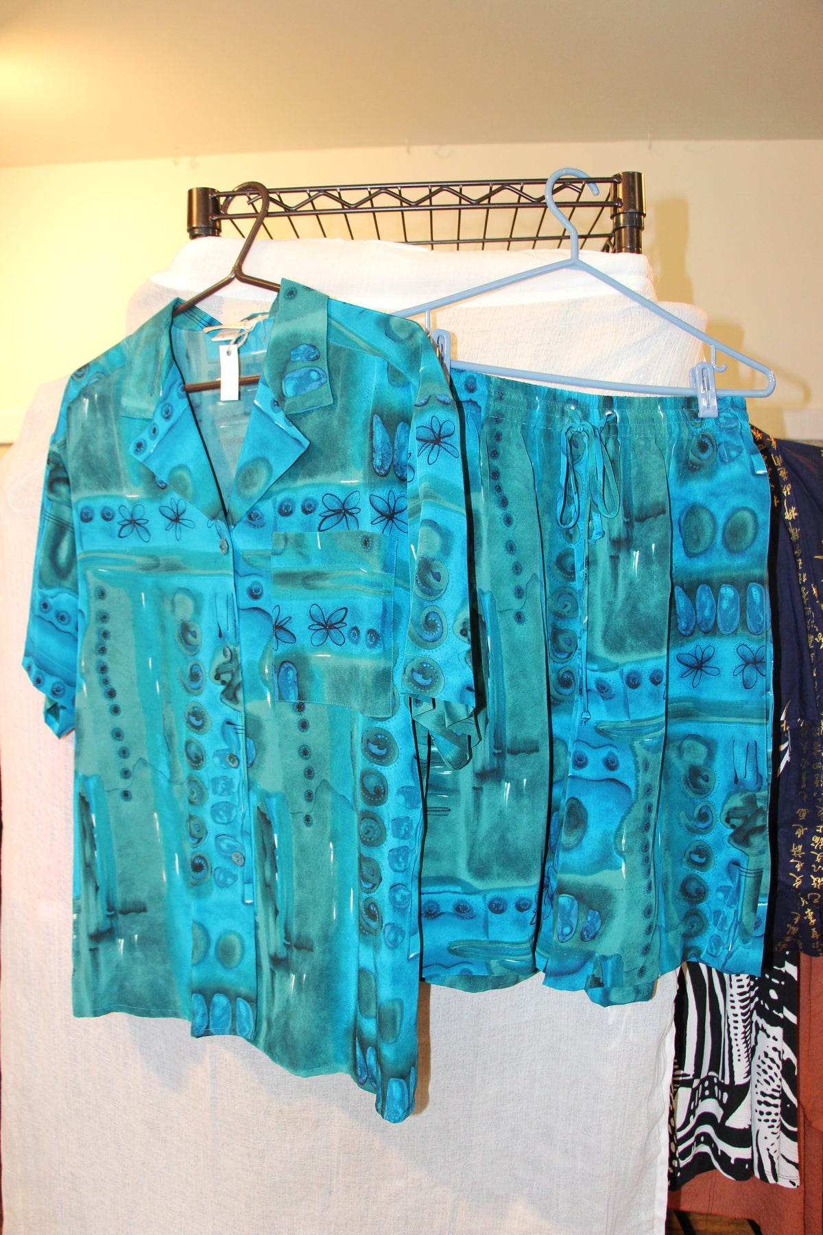 Size 6 Vintage Peter Nygard Multicolored Short Sleeve Button Up Shorts Suit