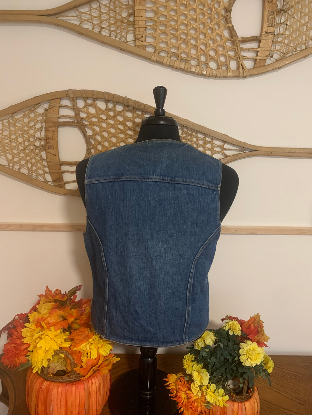 VINTAGE WRANGLER Denim Vest - Consigned with VARDO Vintage & Valuables vvvardo.ca