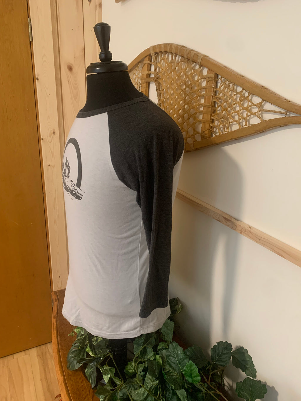 TENTREE Jersey Shirt - Consigned with VARDO Vintage & Valuables vvvardo.ca